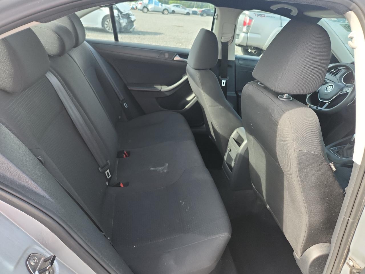 2015 Volkswagen Jetta Base Silver vin: 3VW2K7AJ5FM210275