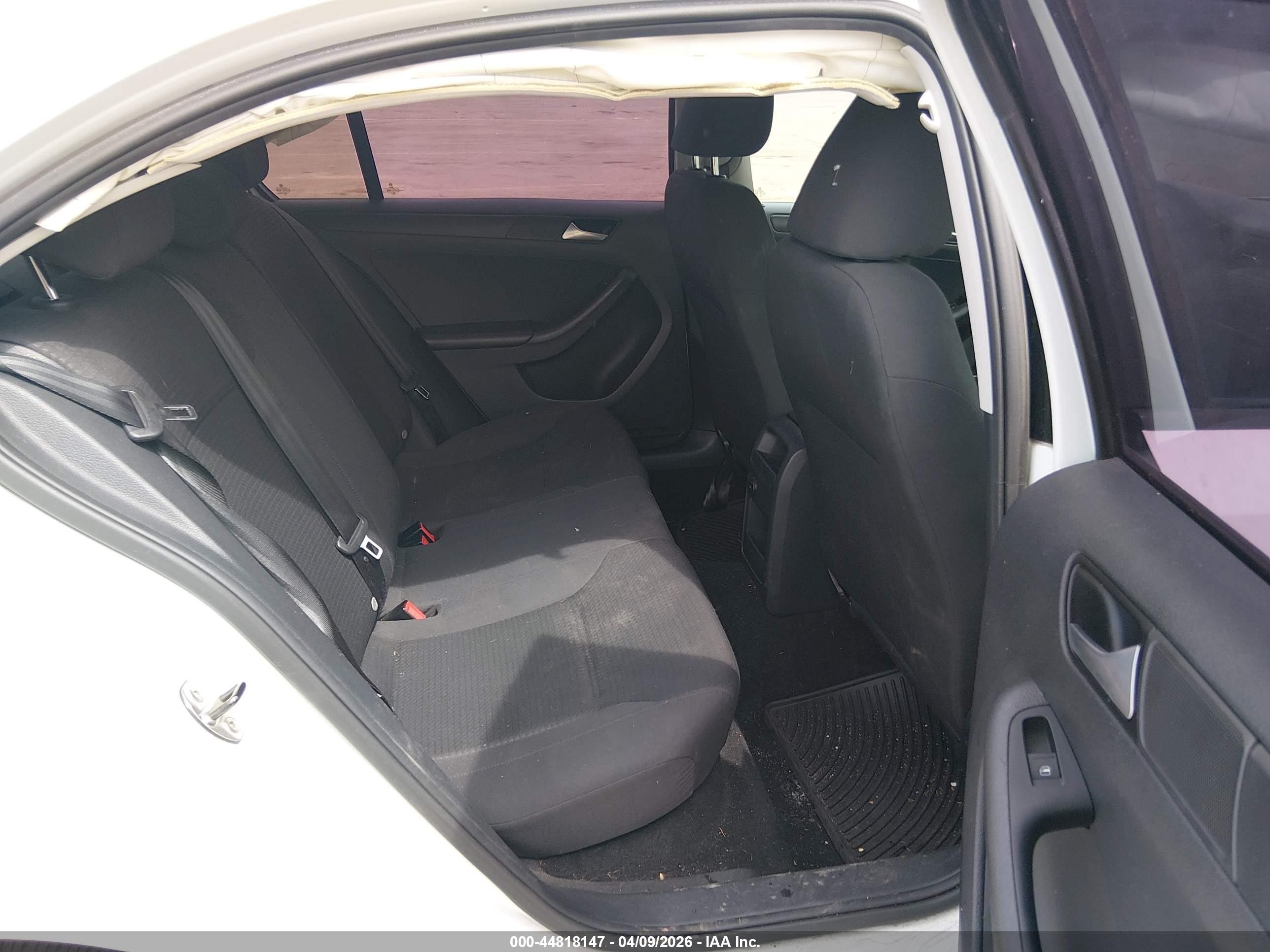 2015 Volkswagen Jetta 2.0l S White vin: 3VW2K7AJ5FM215122