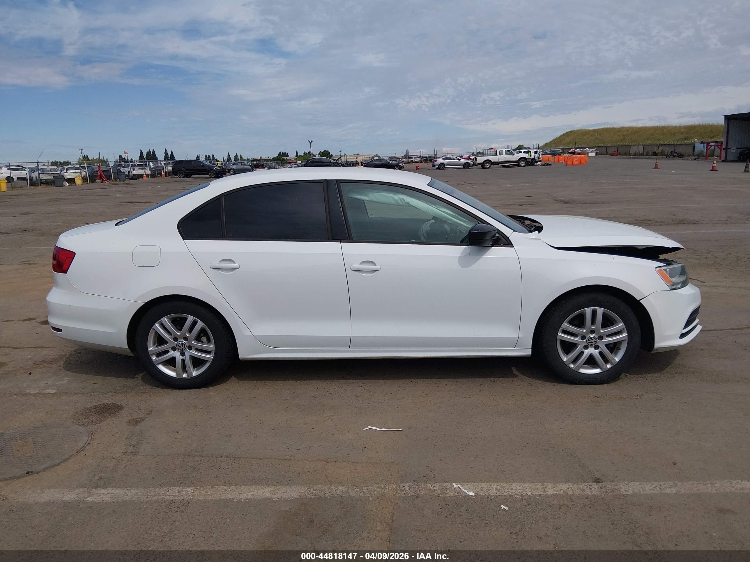 2015 Volkswagen Jetta 2.0l S White vin: 3VW2K7AJ5FM215122