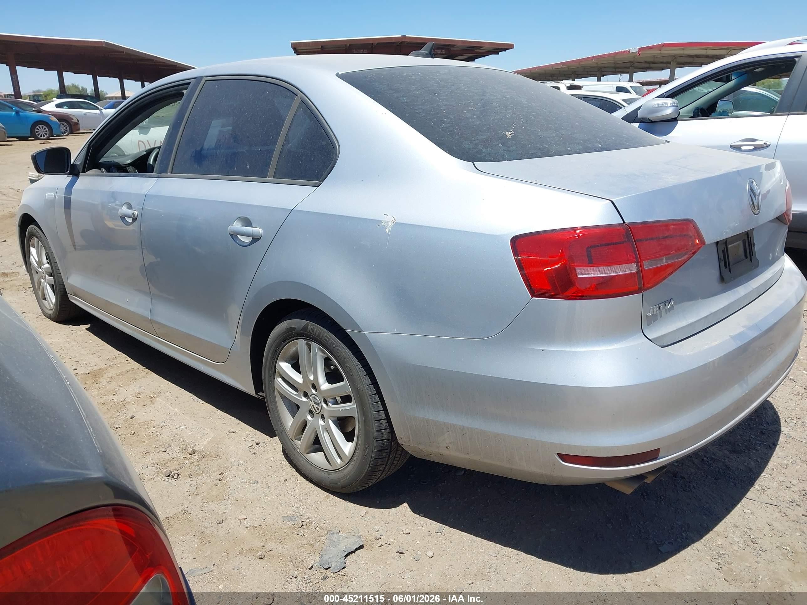 2015 Volkswagen Jetta 2.0l S Серебряный vin: 3VW2K7AJ5FM218523