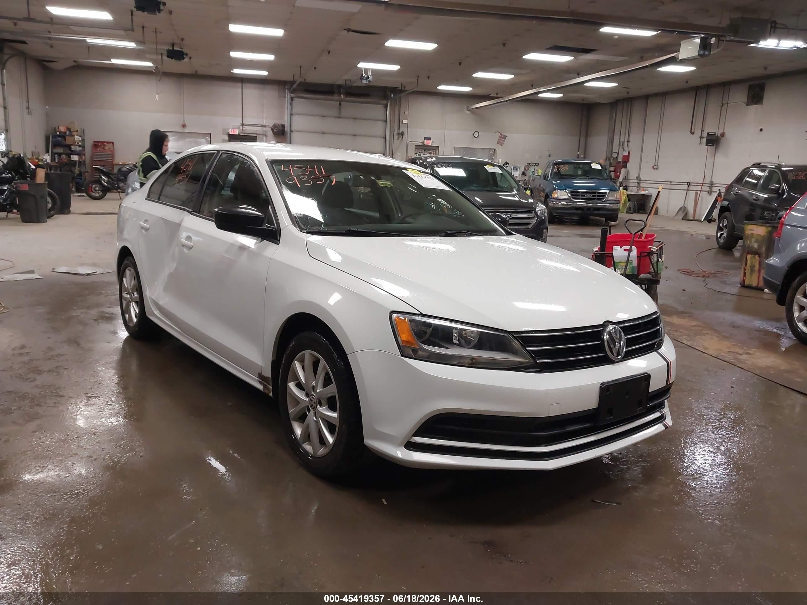 2015 Volkswagen Jetta 2.0l S White vin: 3VW2K7AJ5FM225116