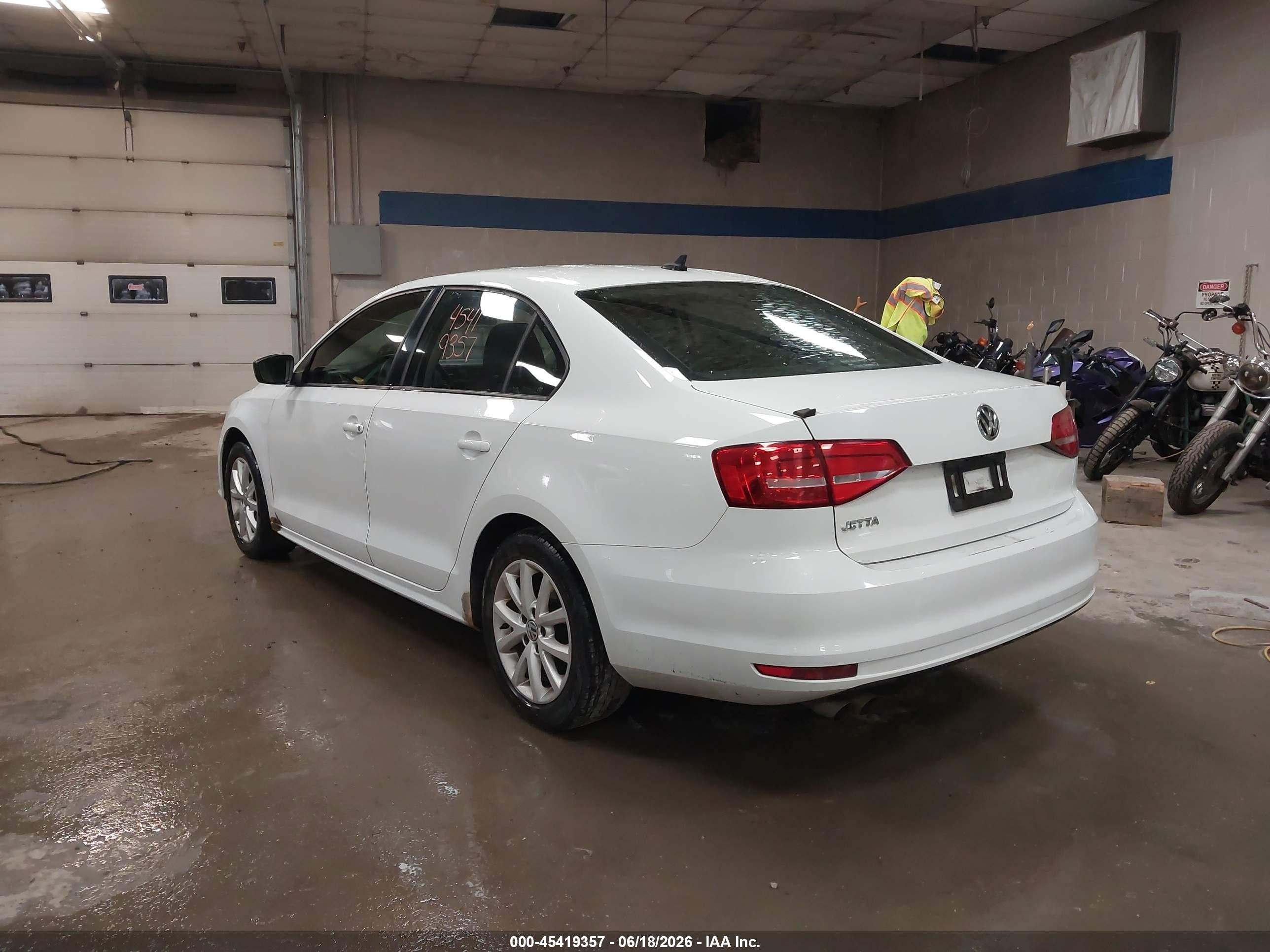 2015 Volkswagen Jetta 2.0l S Белый vin: 3VW2K7AJ5FM225116