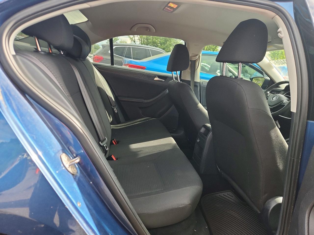 2015 Volkswagen Jetta Base Blue vin: 3VW2K7AJ5FM329461