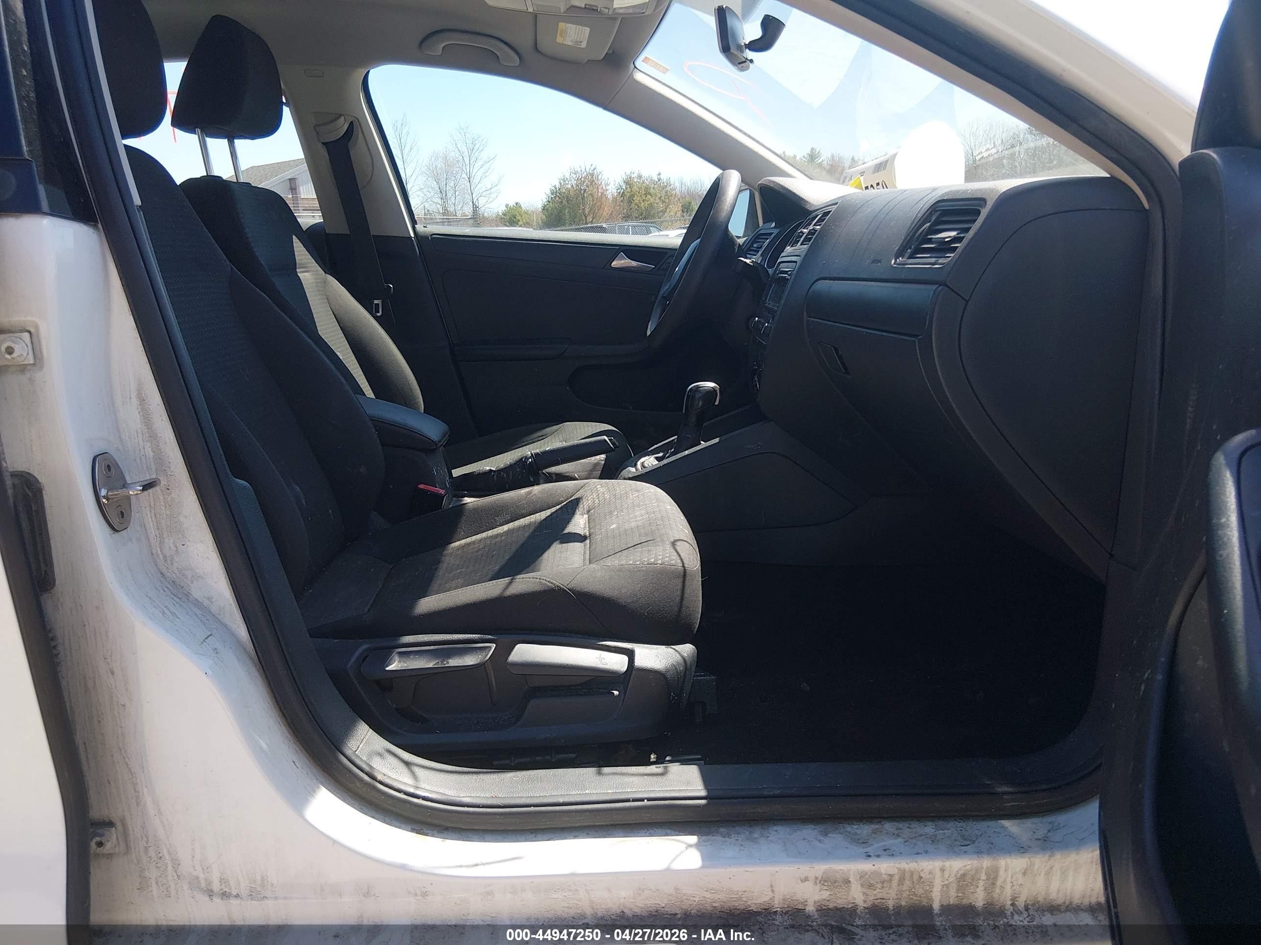 2015 Volkswagen Jetta 2.0l S White vin: 3VW2K7AJ5FM402568