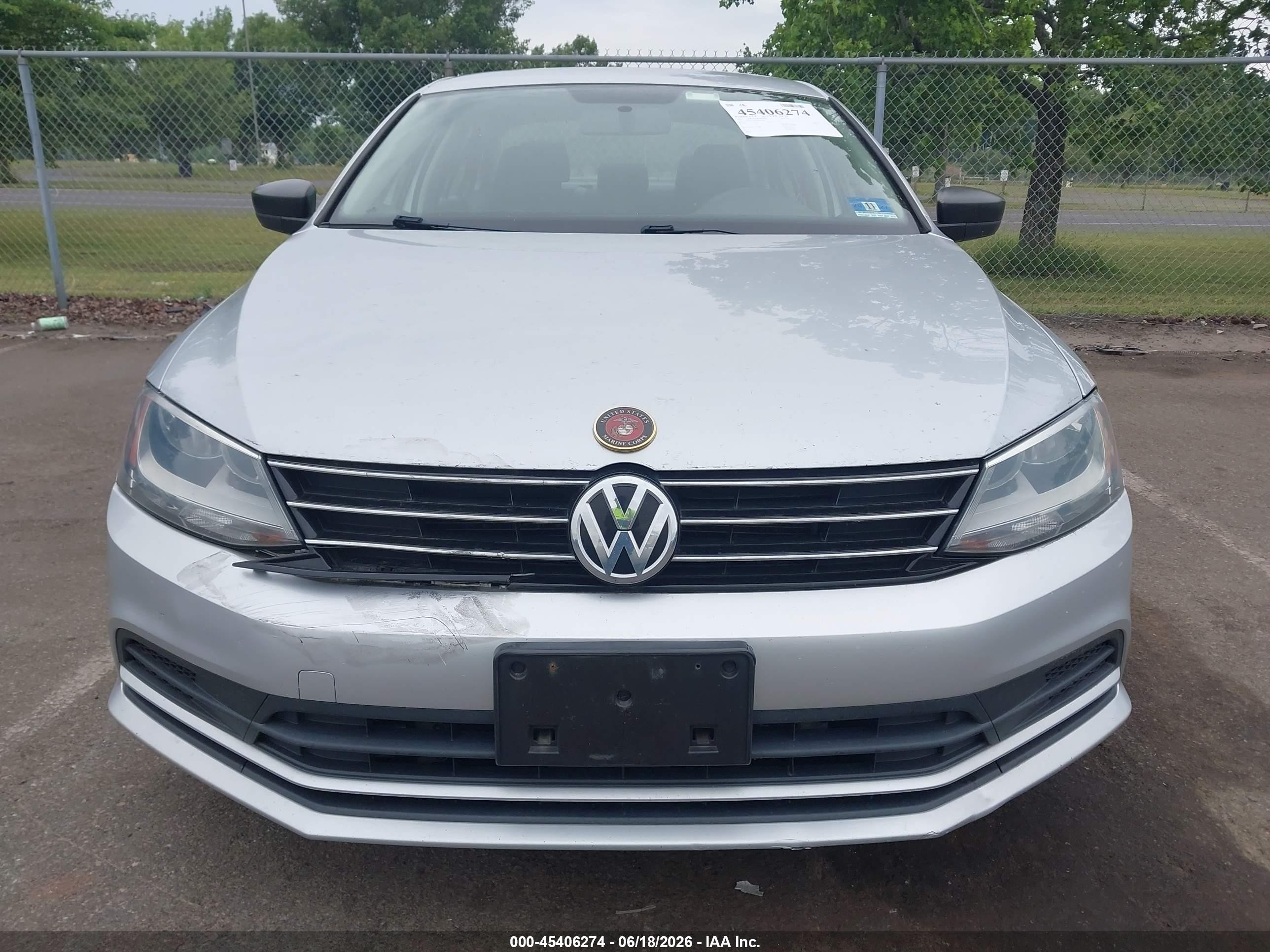 2015 Volkswagen Jetta 2.0l S Серебряный vin: 3VW2K7AJ5FM421282