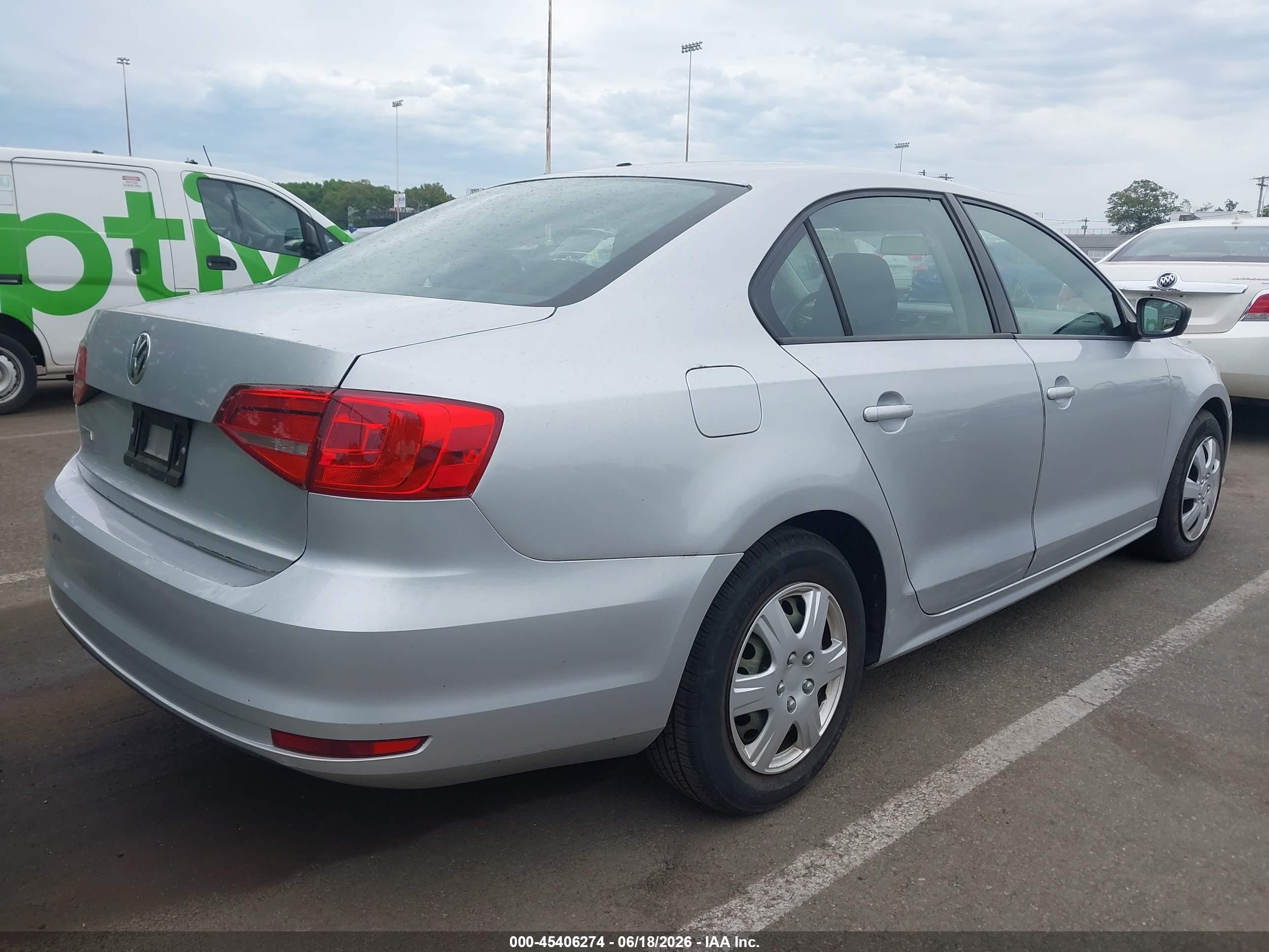 2015 Volkswagen Jetta 2.0l S Серебряный vin: 3VW2K7AJ5FM421282