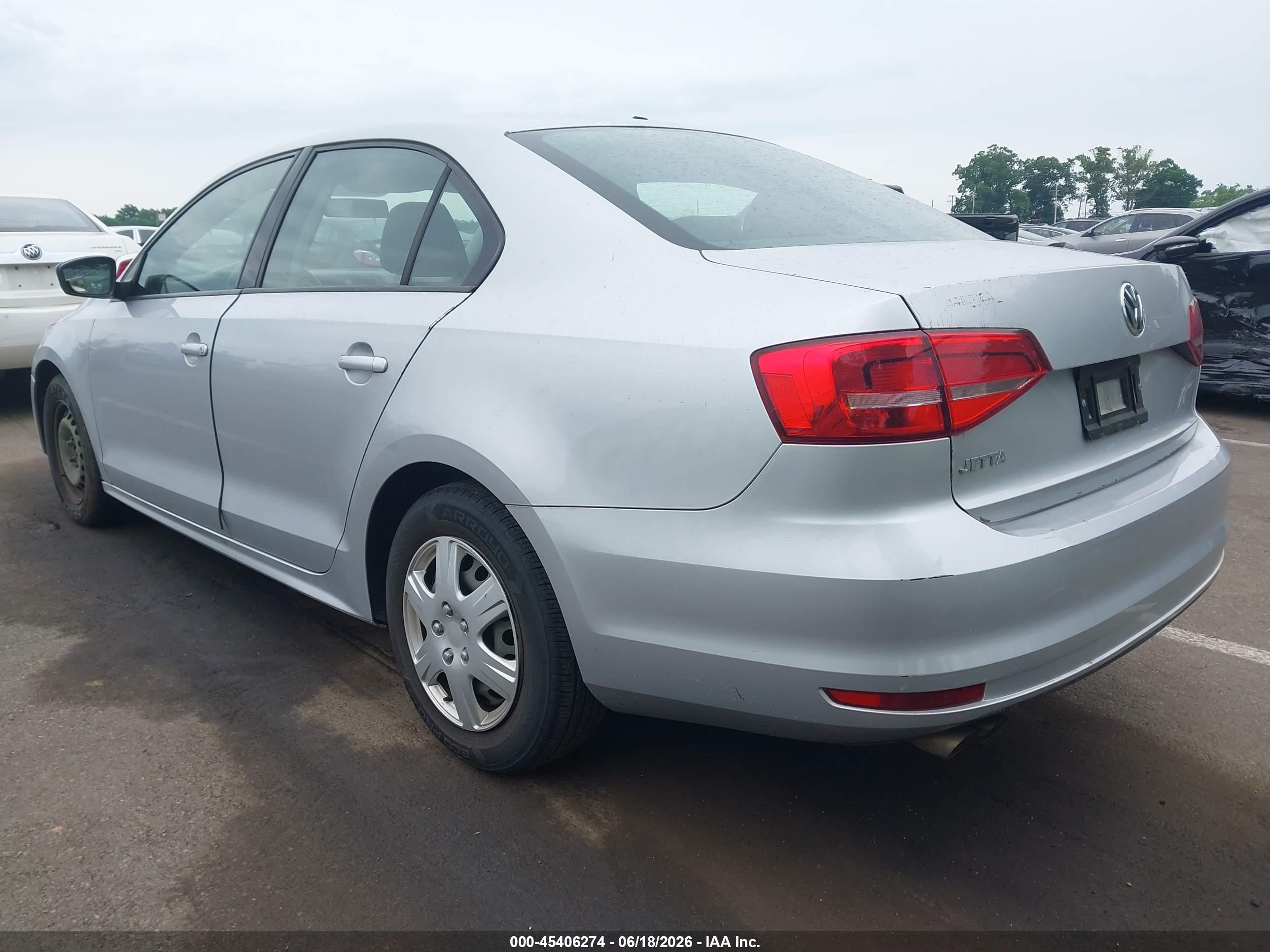 2015 Volkswagen Jetta 2.0l S Серебряный vin: 3VW2K7AJ5FM421282