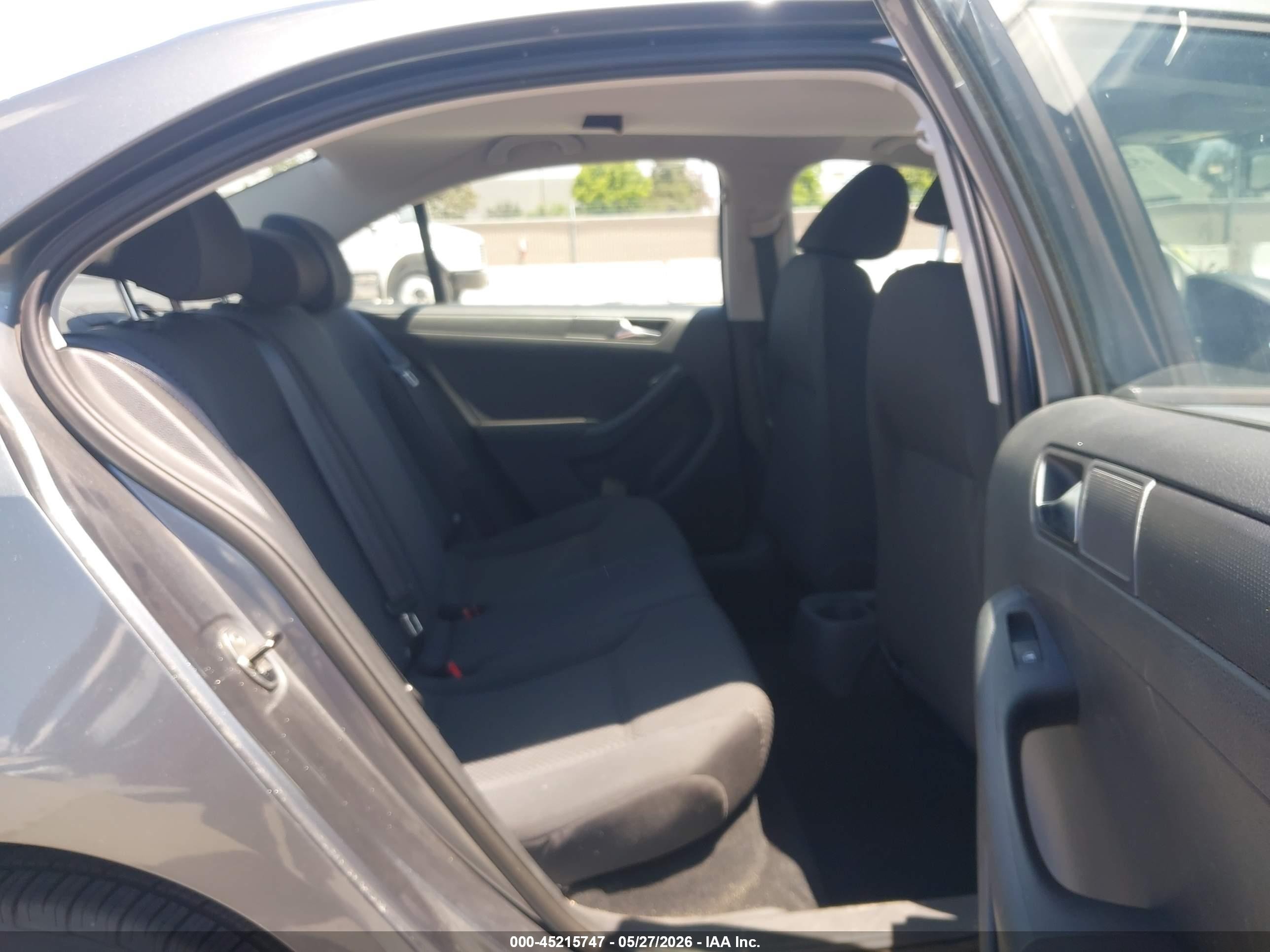 2011 Volkswagen Jetta 2.0l S Серый vin: 3VW2K7AJ6BM059795