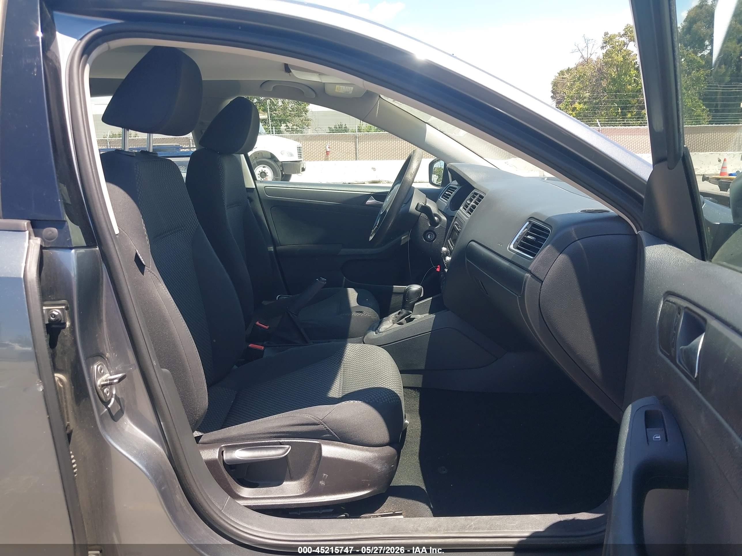 2011 Volkswagen Jetta 2.0l S Серый vin: 3VW2K7AJ6BM059795