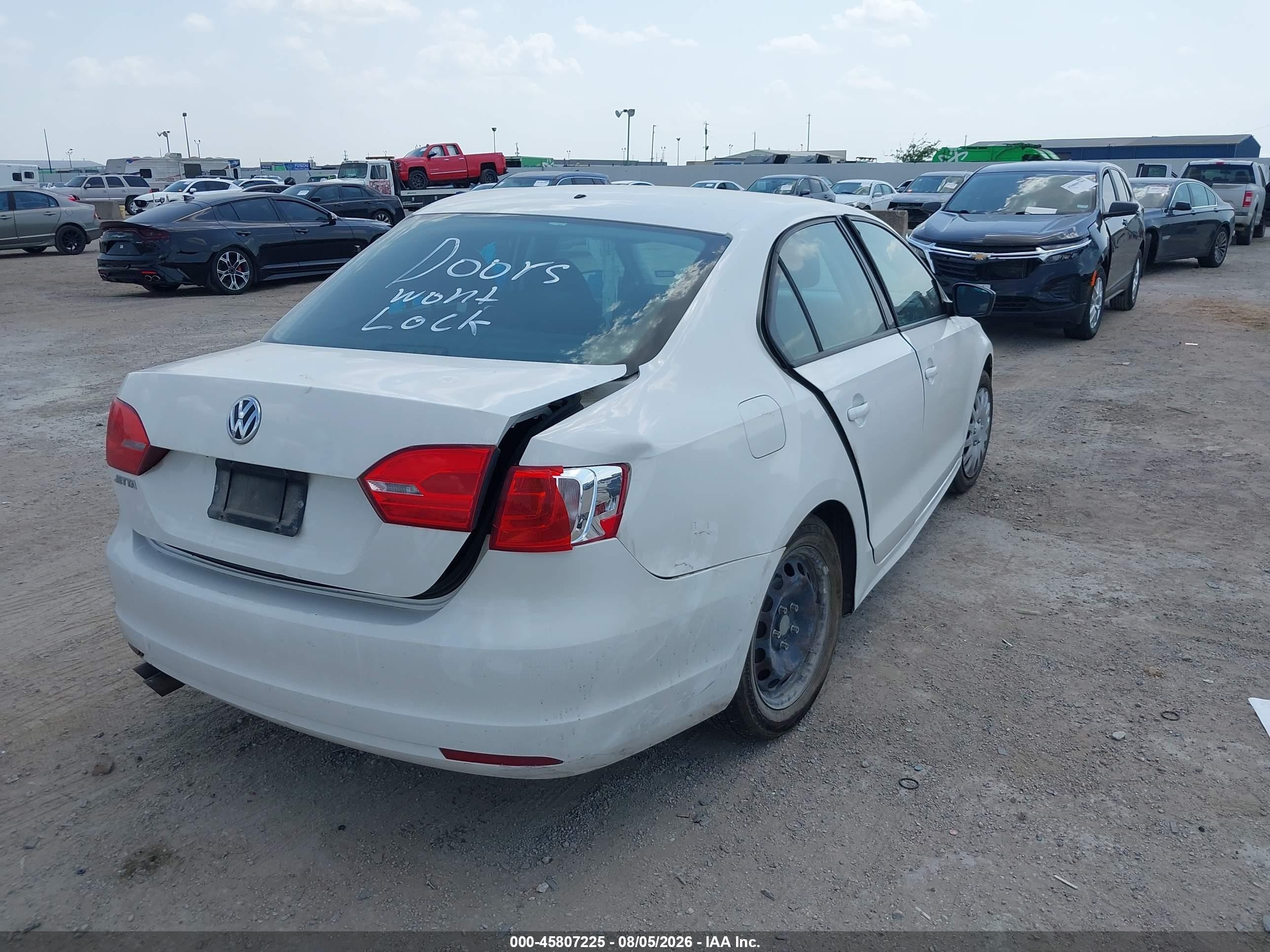 2011 Volkswagen Jetta 2.0l S White vin: 3VW2K7AJ6BM324036