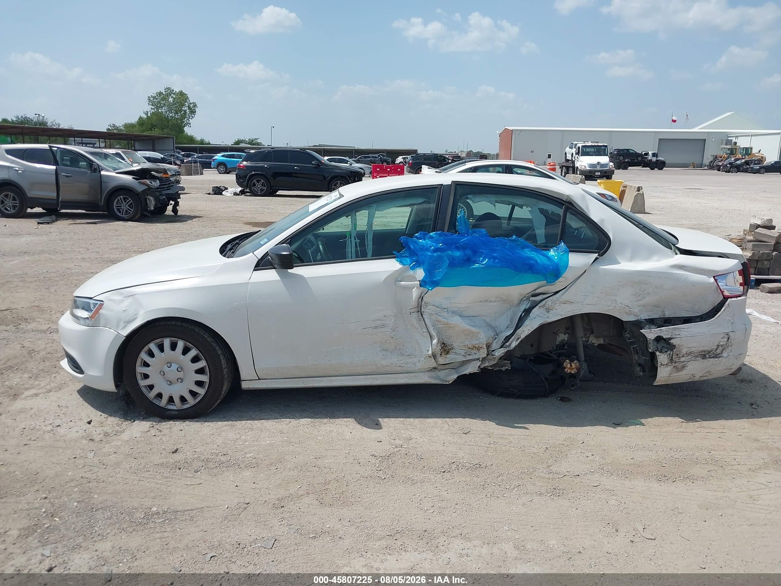 2011 Volkswagen Jetta 2.0l S White vin: 3VW2K7AJ6BM324036