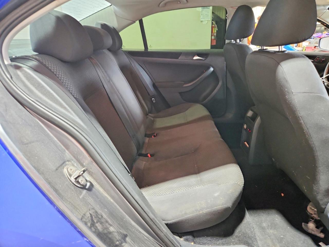2012 Volkswagen Jetta Base Blue vin: 3VW2K7AJ6CM342554