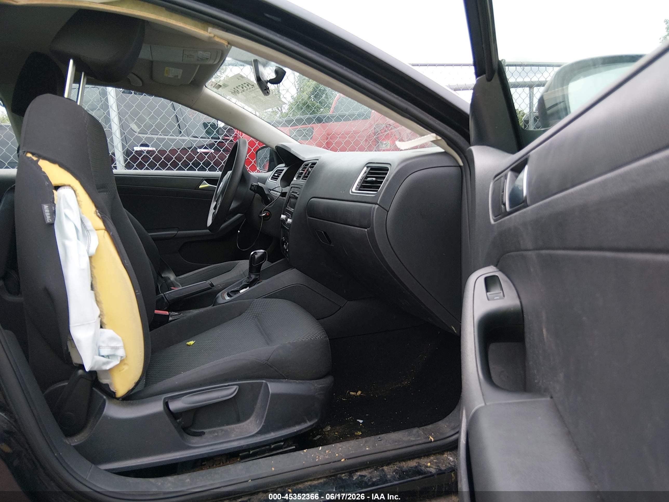 2013 Volkswagen Jetta 2.0l S Black vin: 3VW2K7AJ6DM267520