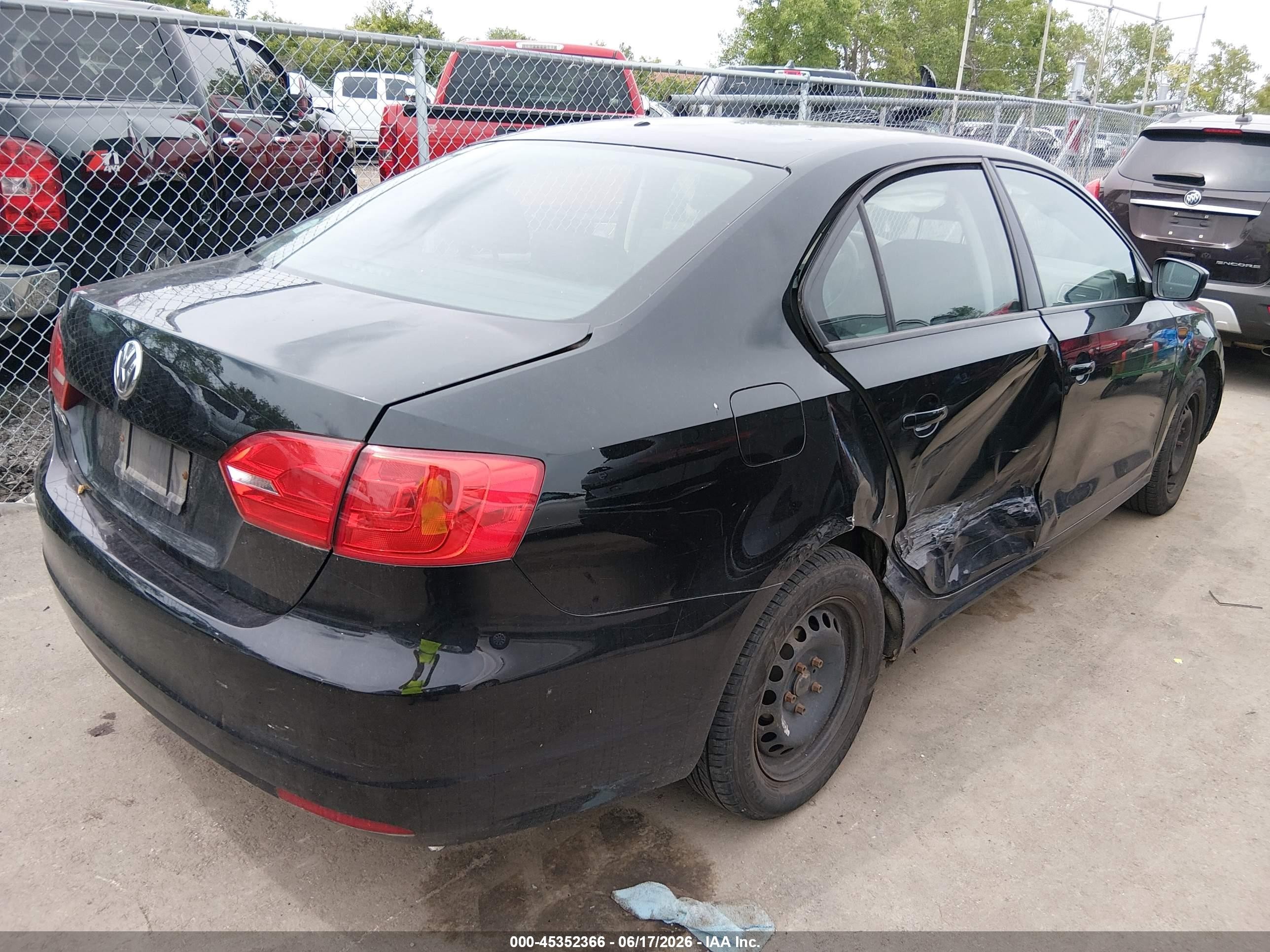 2013 Volkswagen Jetta 2.0l S Black vin: 3VW2K7AJ6DM267520