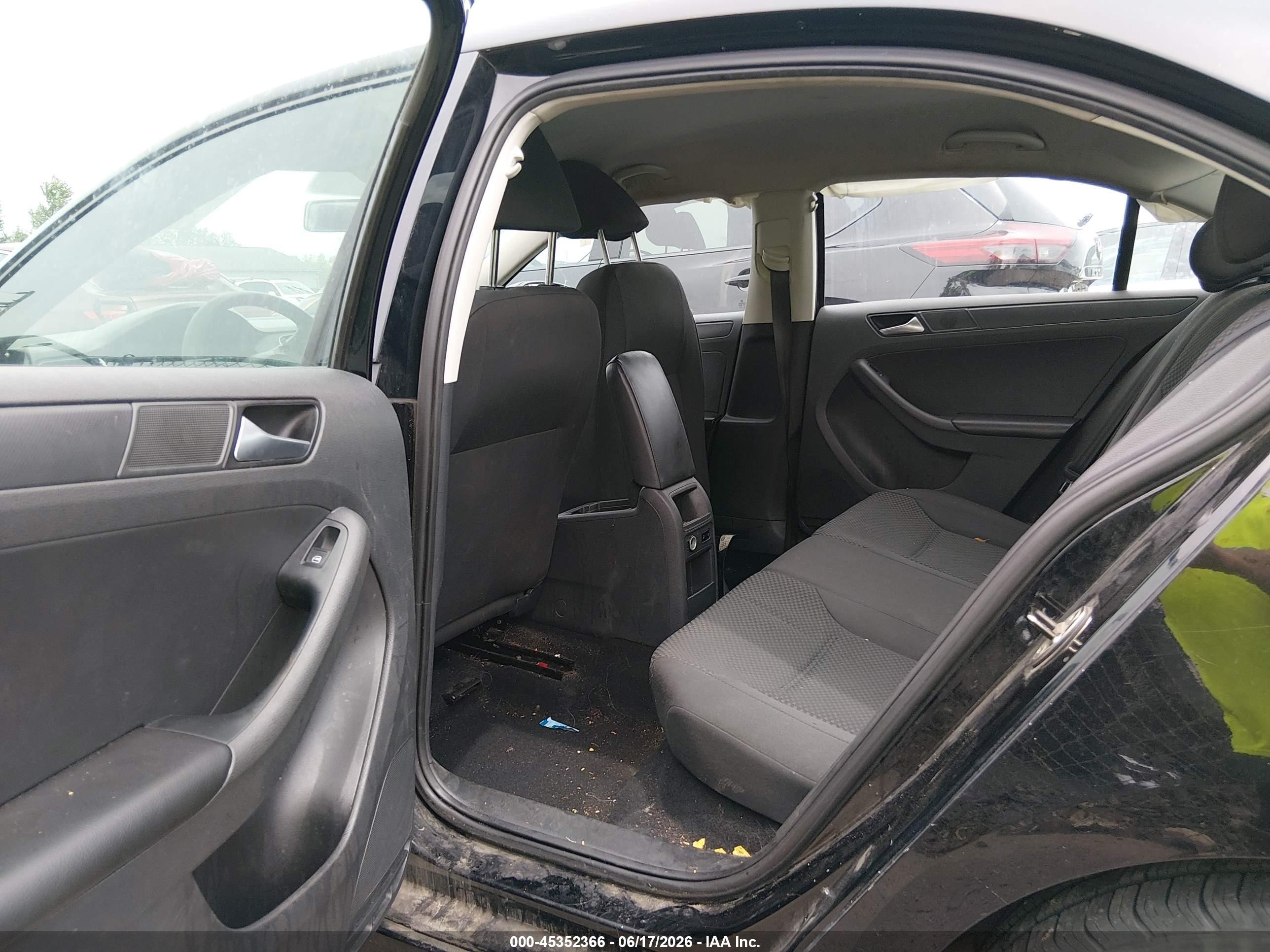 2013 Volkswagen Jetta 2.0l S Black vin: 3VW2K7AJ6DM267520