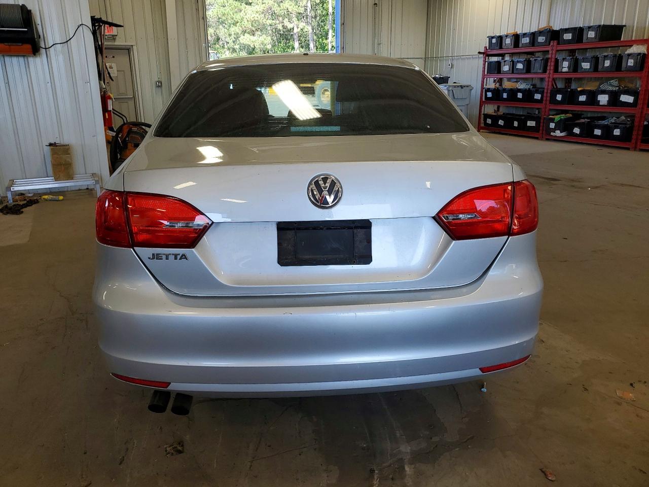 2013 Volkswagen Jetta Base Silver vin: 3VW2K7AJ6DM271874