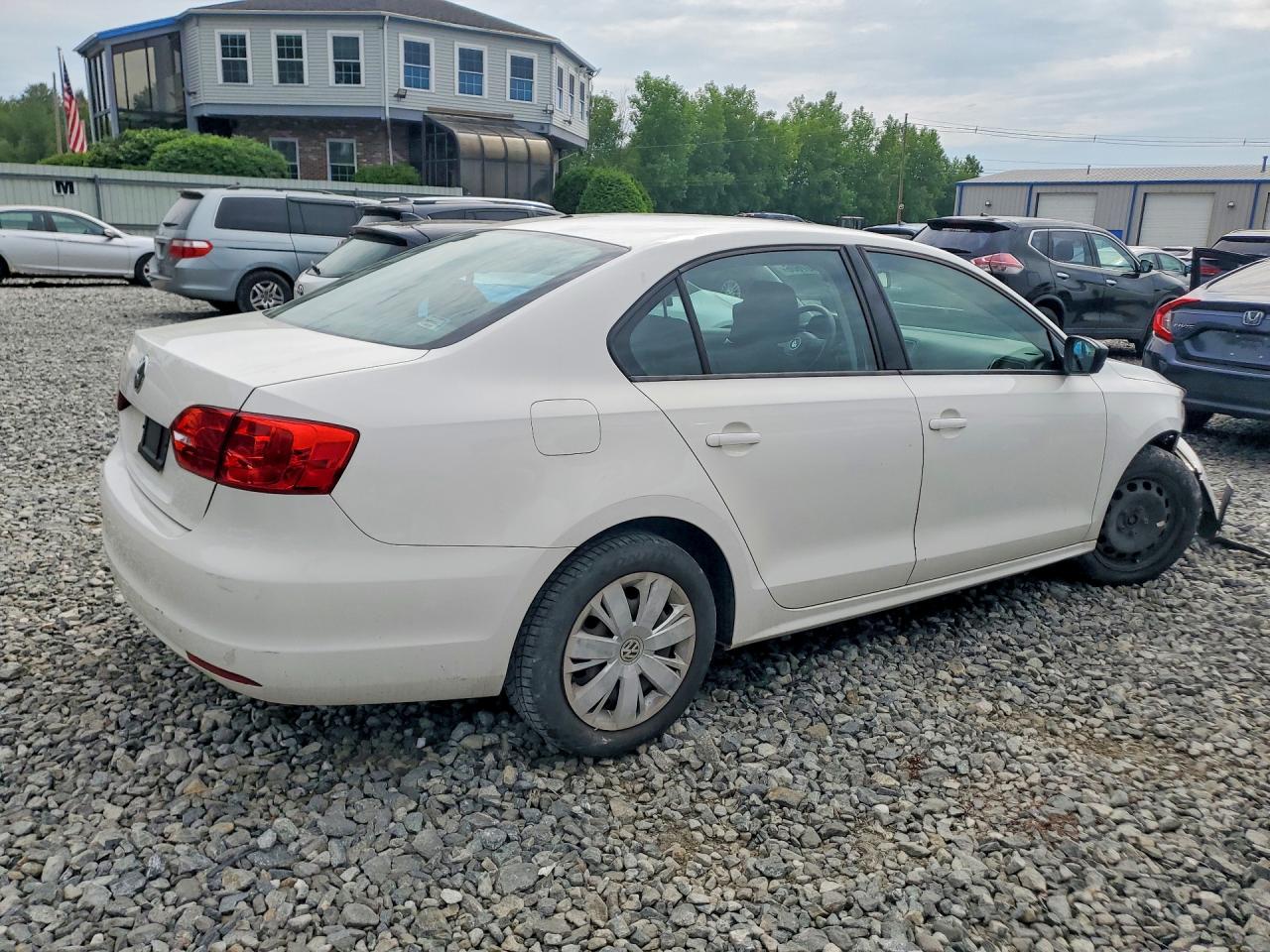 2013 Volkswagen Jetta Base White vin: 3VW2K7AJ6DM361901
