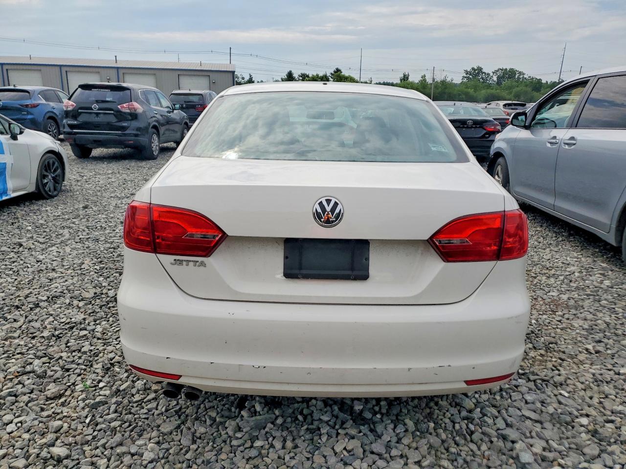 2013 Volkswagen Jetta Base White vin: 3VW2K7AJ6DM361901