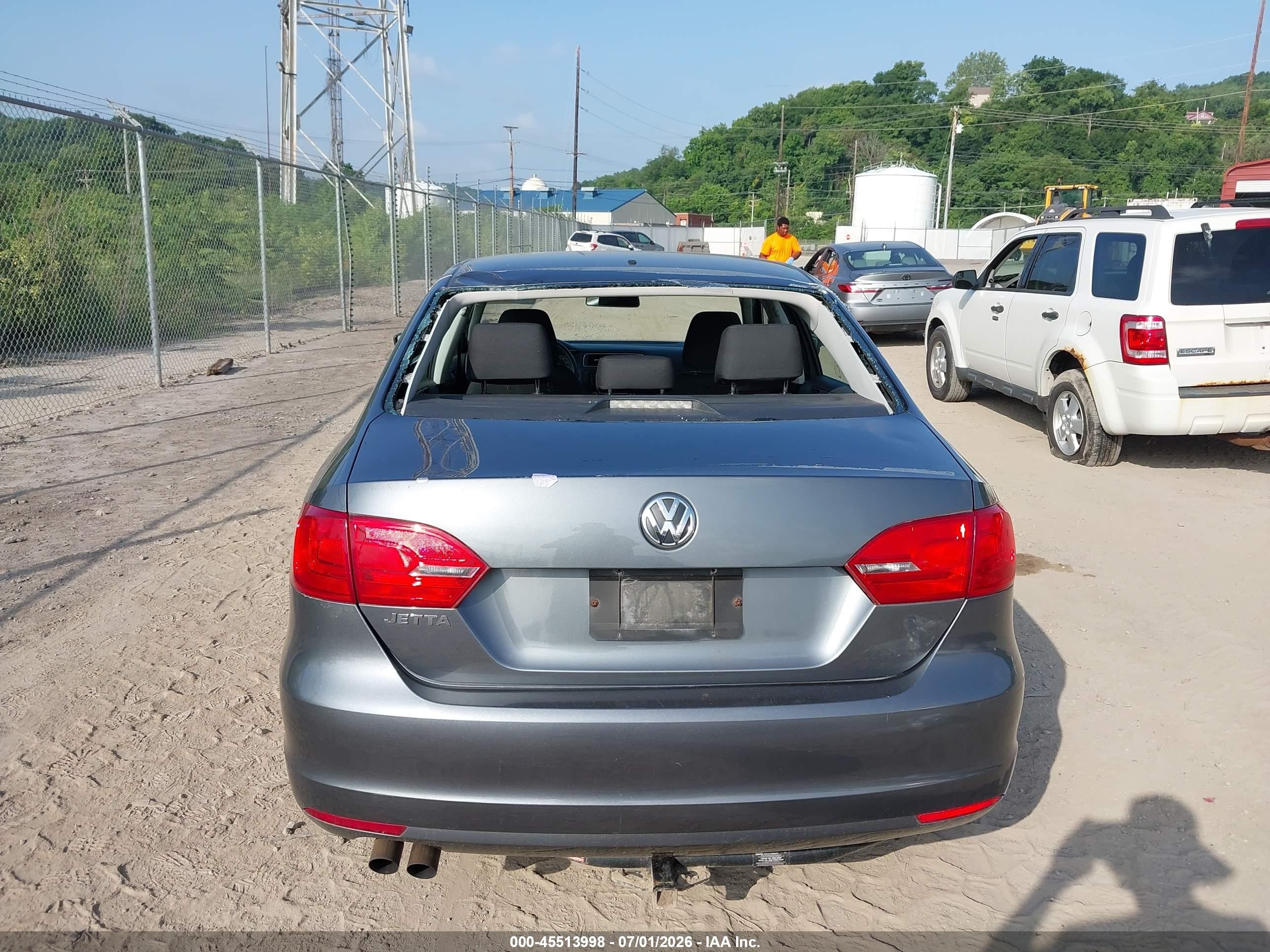 2013 Volkswagen Jetta 2.0l S Gray vin: 3VW2K7AJ6DM431770