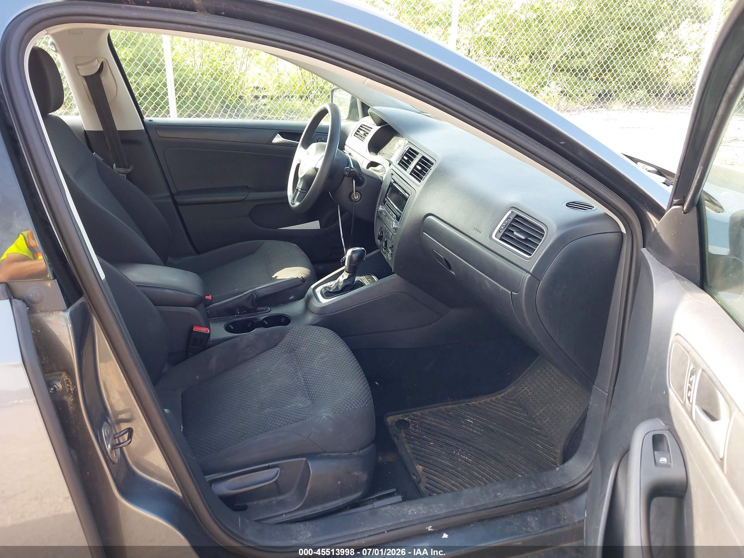 2013 Volkswagen Jetta 2.0l S Gray vin: 3VW2K7AJ6DM431770