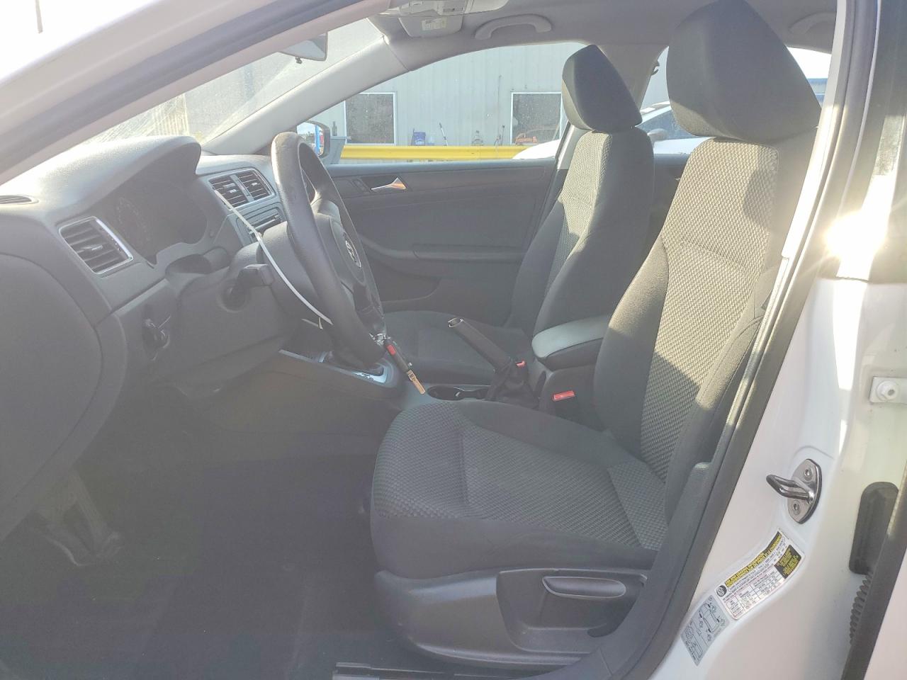 2014 Volkswagen Jetta Base White vin: 3VW2K7AJ6EM312926