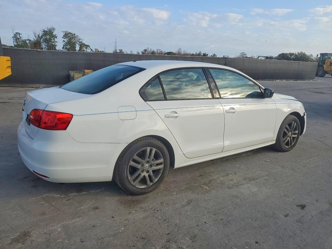 2014 Volkswagen Jetta Base White vin: 3VW2K7AJ6EM312926