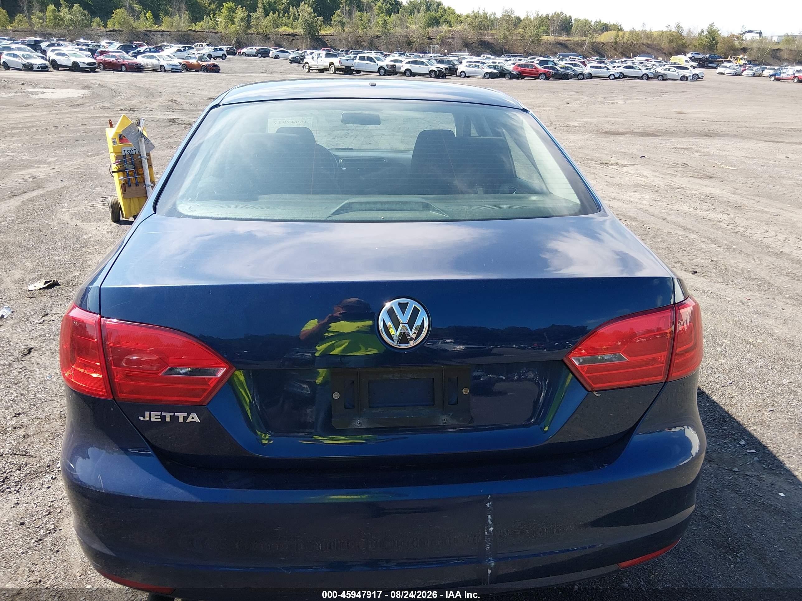 2014 Volkswagen Jetta 2.0l S Blue vin: 3VW2K7AJ6EM320279