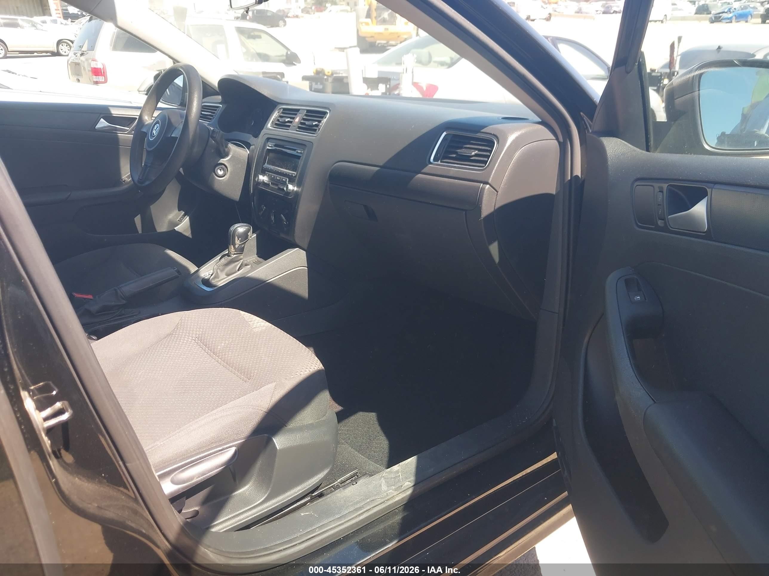 2014 Volkswagen Jetta 2.0l S Черный vin: 3VW2K7AJ6EM394799