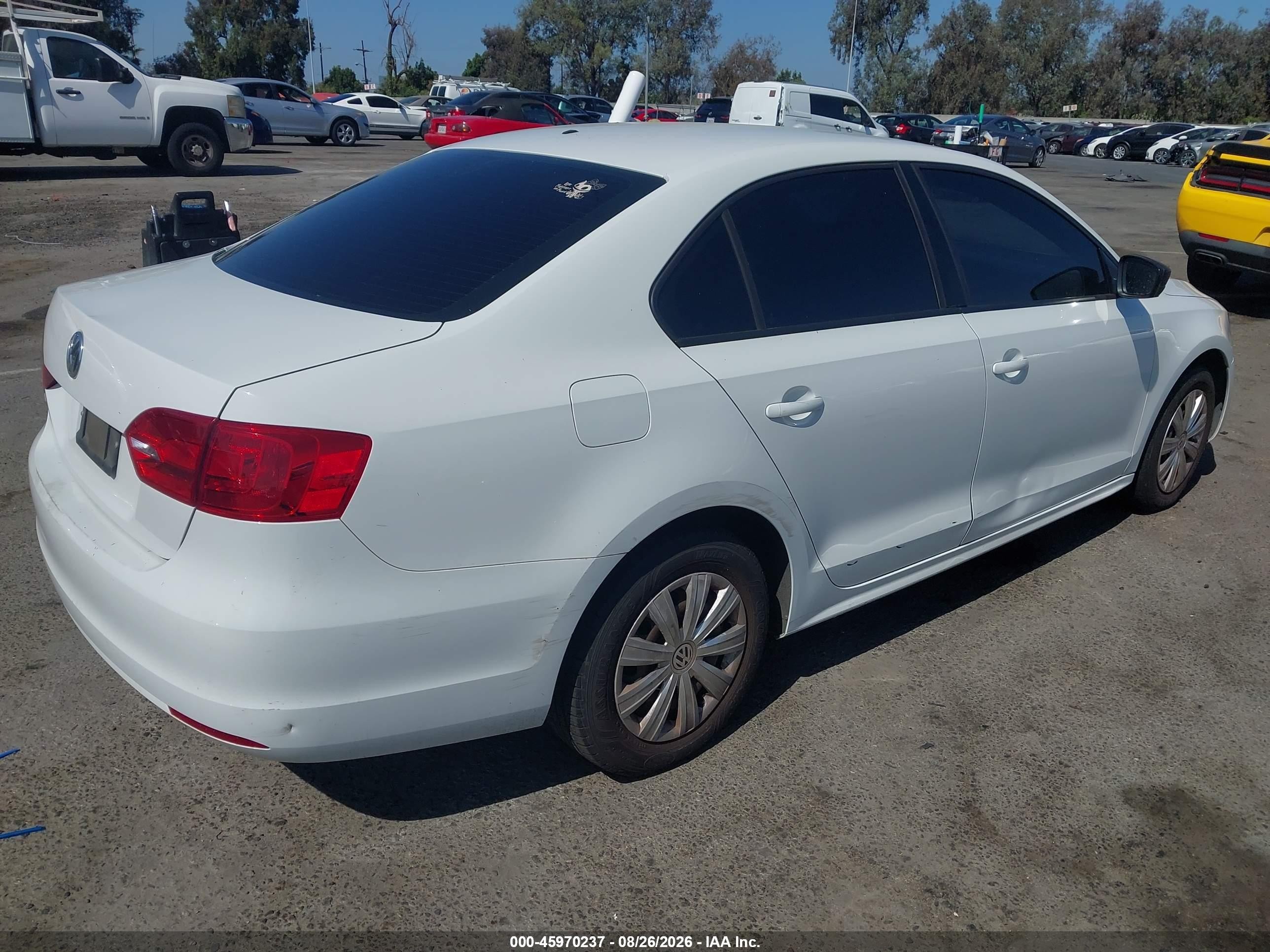 2014 Volkswagen Jetta 2.0l S Белый vin: 3VW2K7AJ6EM412623