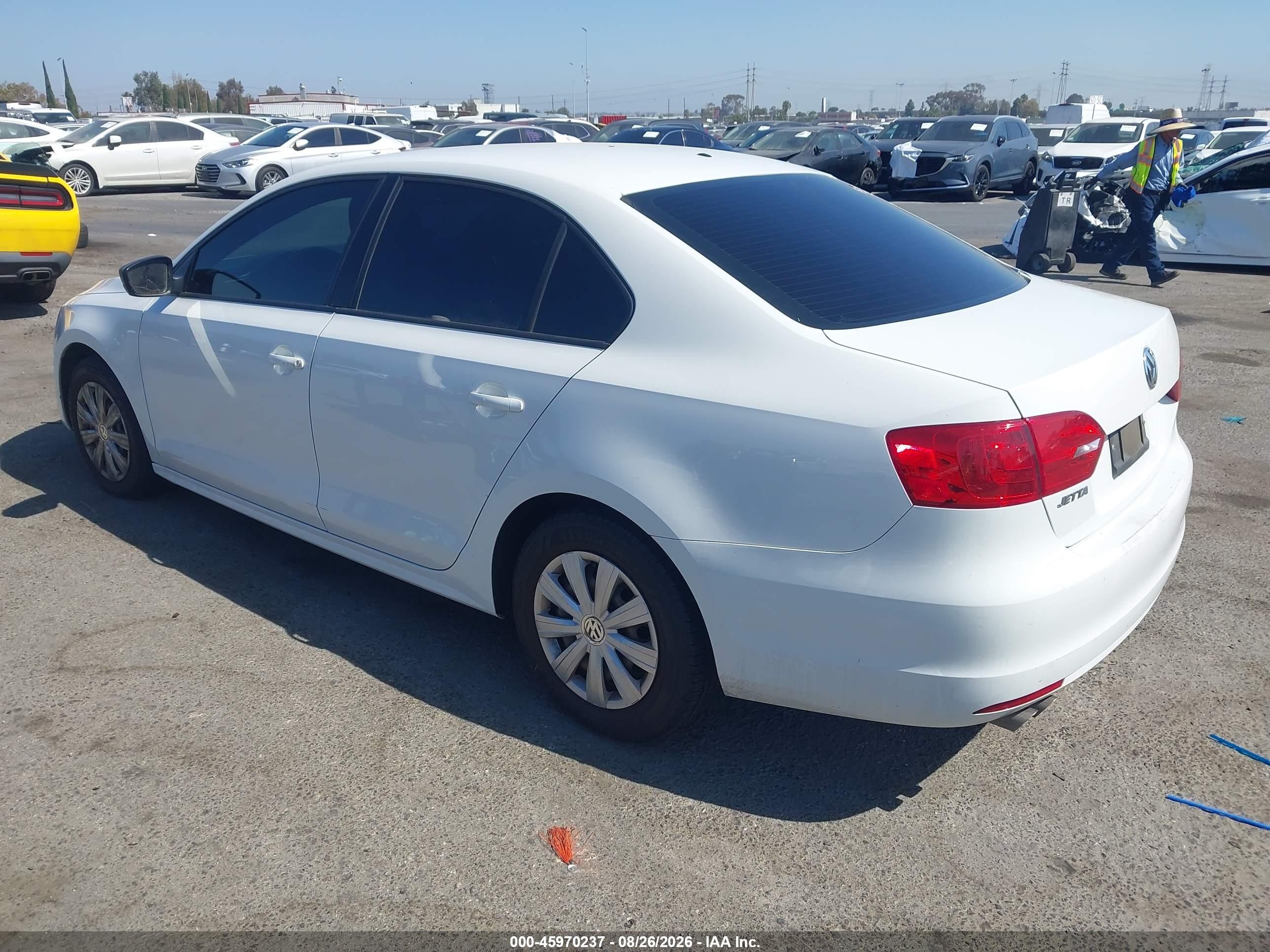 2014 Volkswagen Jetta 2.0l S Белый vin: 3VW2K7AJ6EM412623