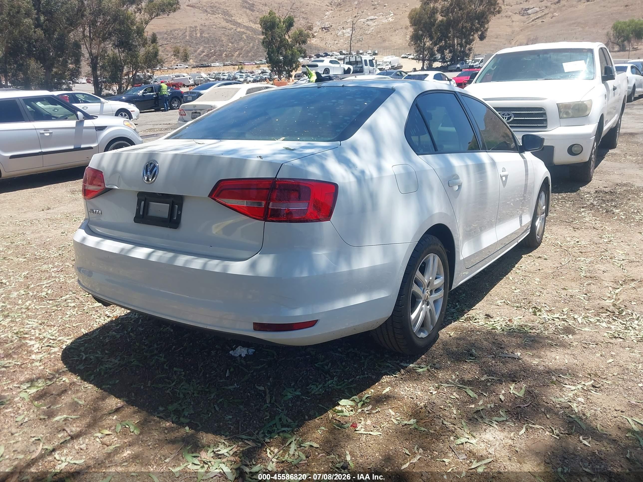 2015 Volkswagen Jetta 2.0l S Белый vin: 3VW2K7AJ6FM353736