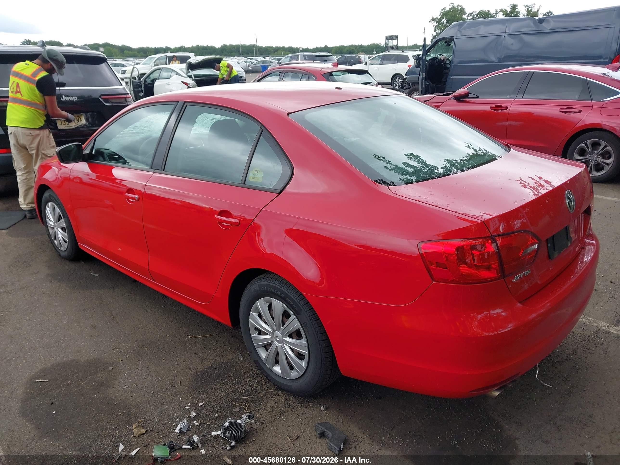 2011 Volkswagen Jetta 2.0l S Red vin: 3VW2K7AJ7BM080686