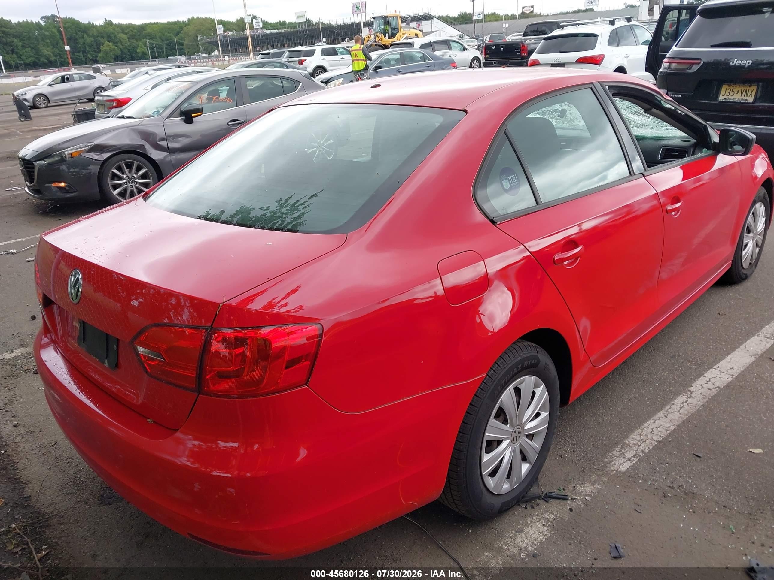 2011 Volkswagen Jetta 2.0l S Red vin: 3VW2K7AJ7BM080686