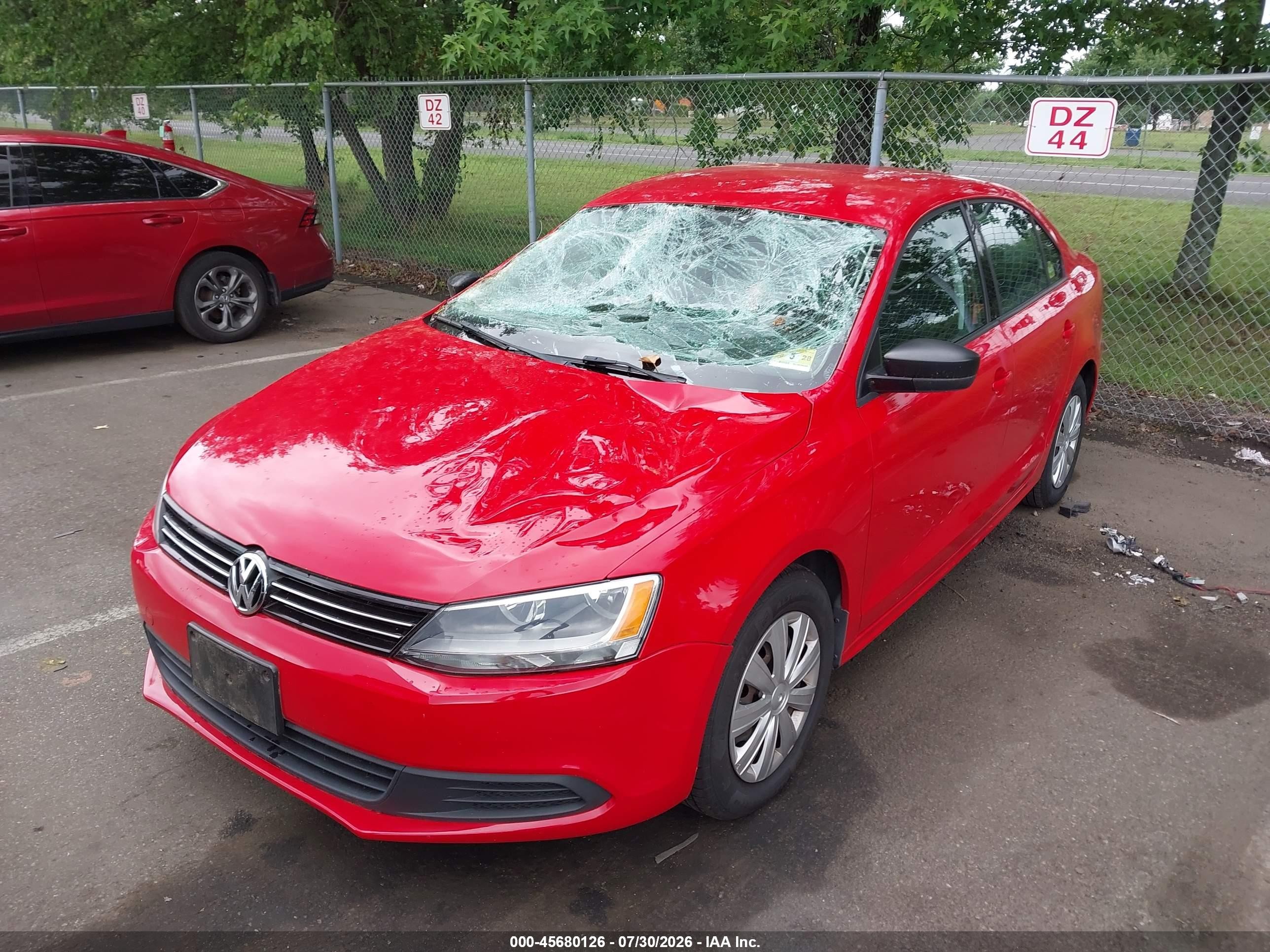 2011 Volkswagen Jetta 2.0l S Красный vin: 3VW2K7AJ7BM080686