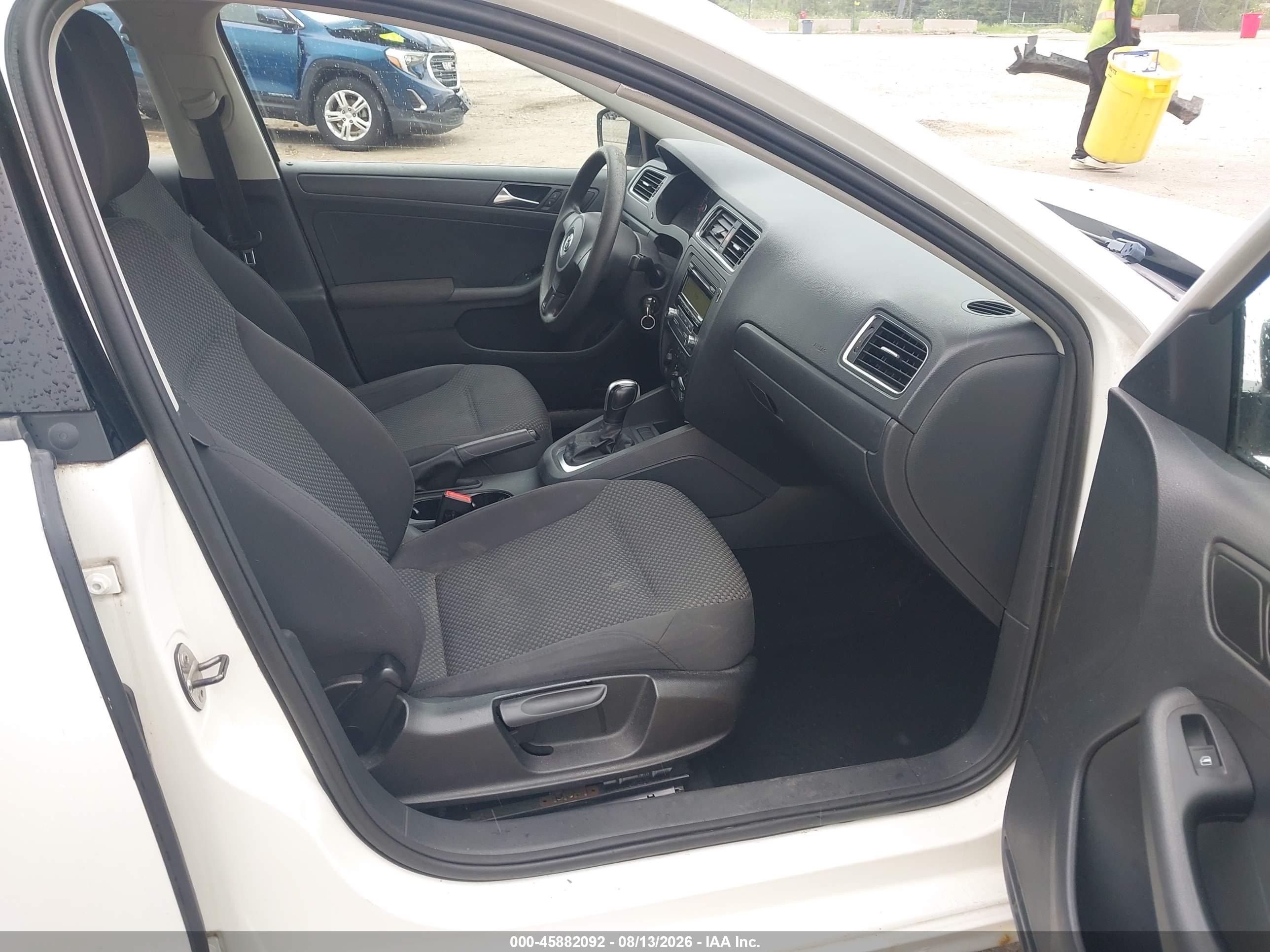 2011 Volkswagen Jetta 2.0l S White vin: 3VW2K7AJ7BM333604