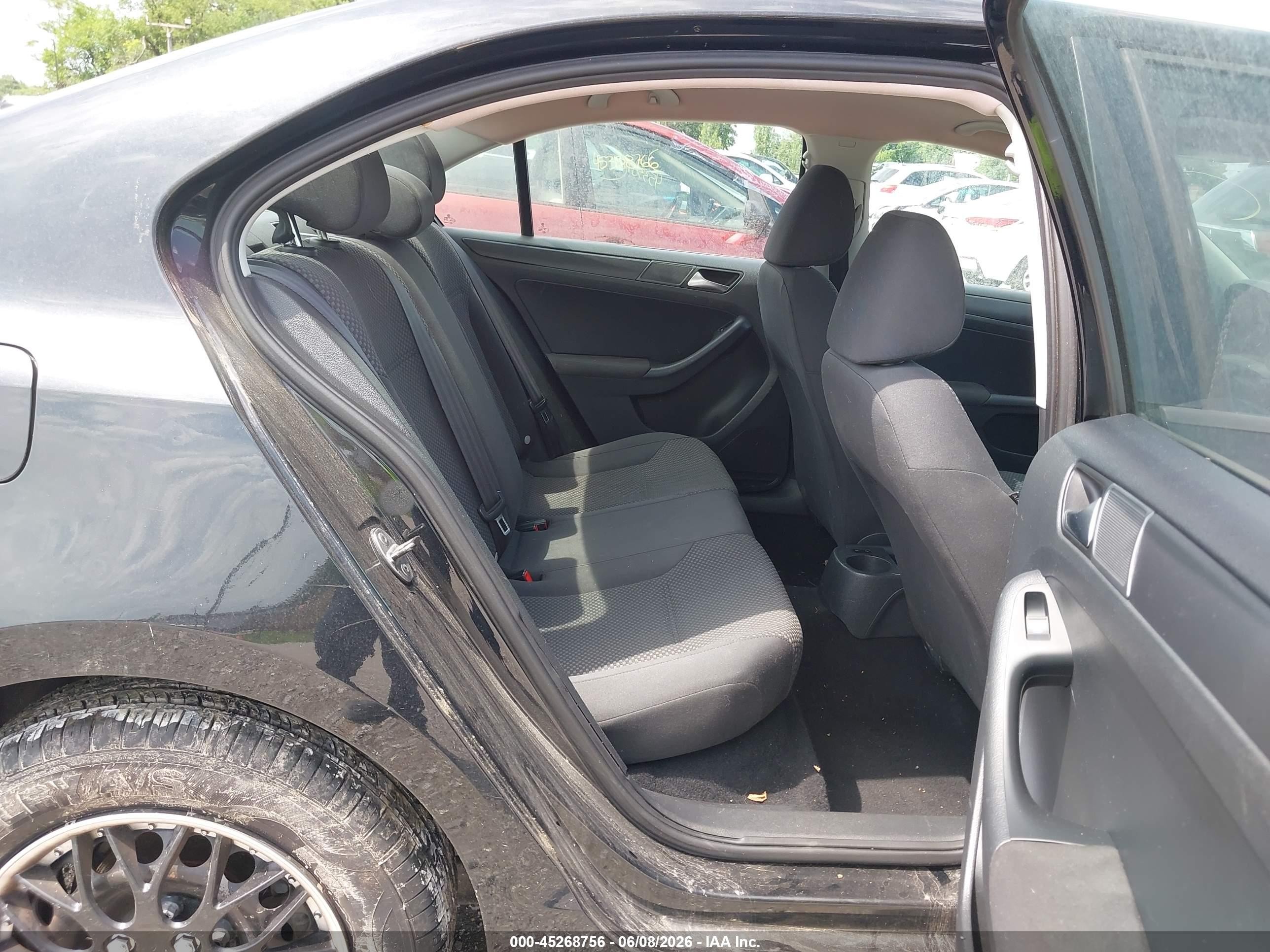 2012 Volkswagen Jetta 2.0l S Черный vin: 3VW2K7AJ7CM358133