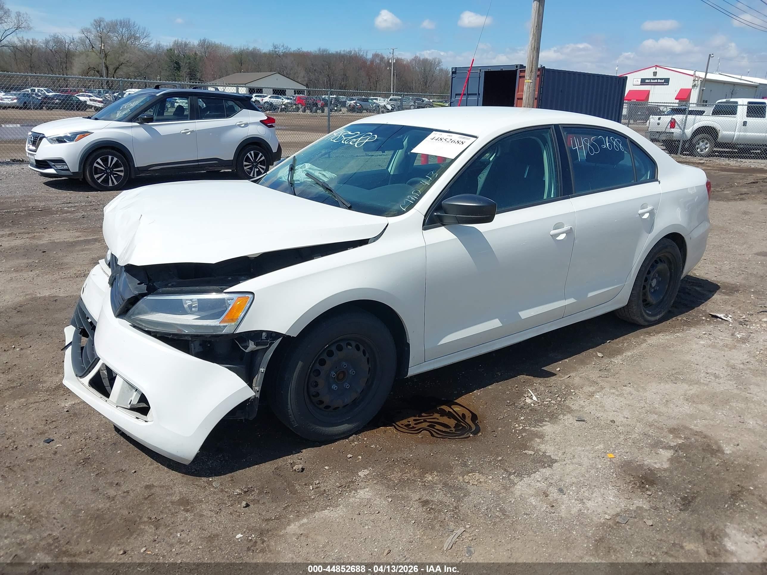 2013 Volkswagen Jetta 2.0l S White vin: 3VW2K7AJ7DM204684
