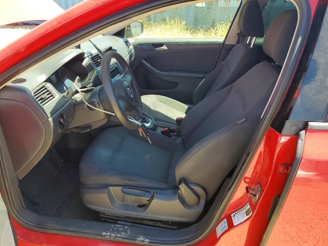 2014 Volkswagen Jetta Base Red vin: 3VW2K7AJ7EM209692
