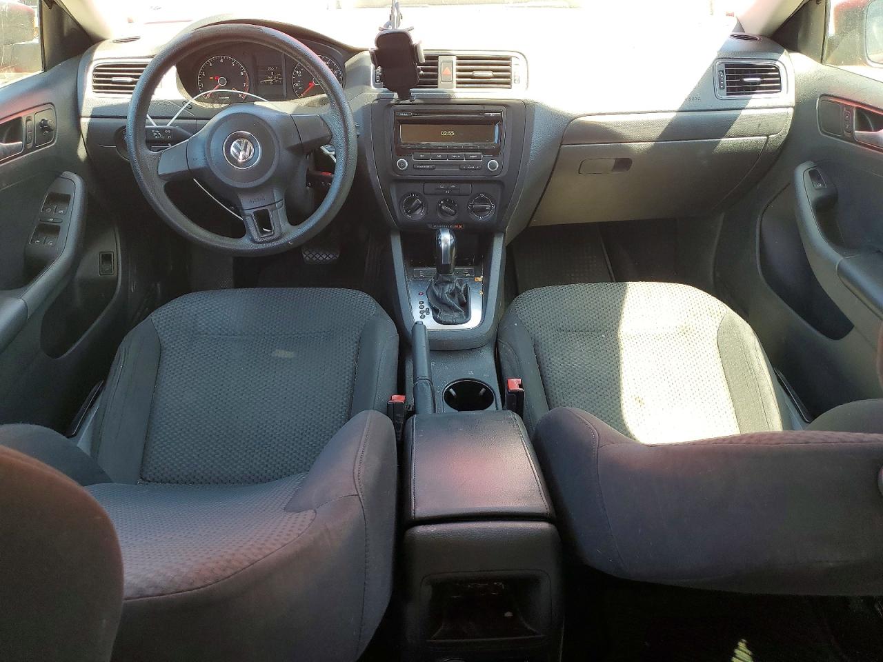 2014 Volkswagen Jetta Base Red vin: 3VW2K7AJ7EM209692