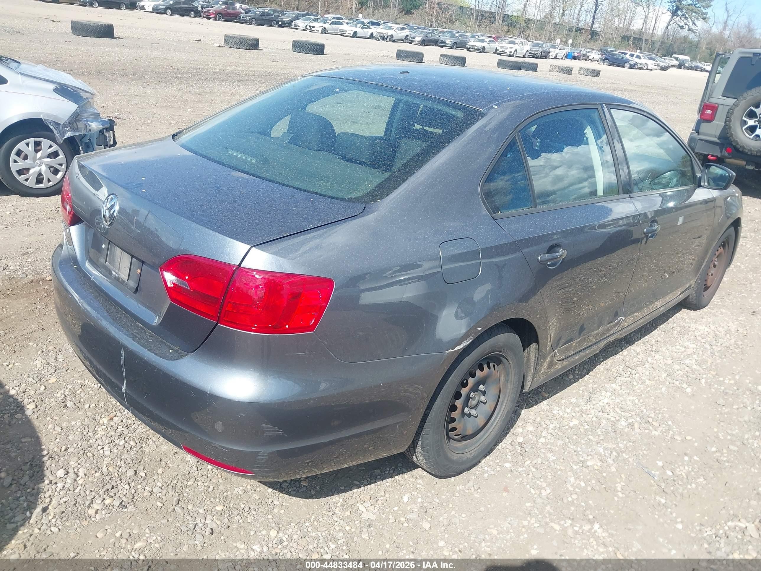 2014 Volkswagen Jetta 2.0l S Серый vin: 3VW2K7AJ7EM241056