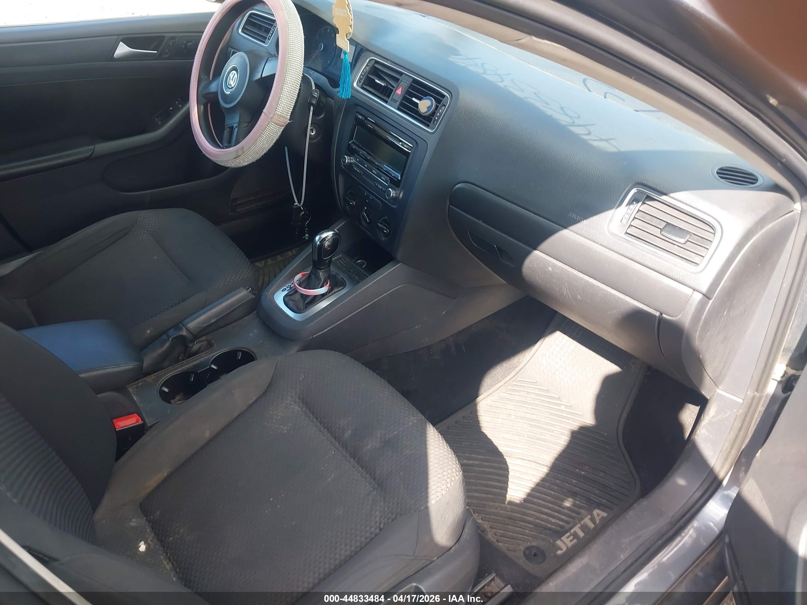2014 Volkswagen Jetta 2.0l S Серый vin: 3VW2K7AJ7EM241056