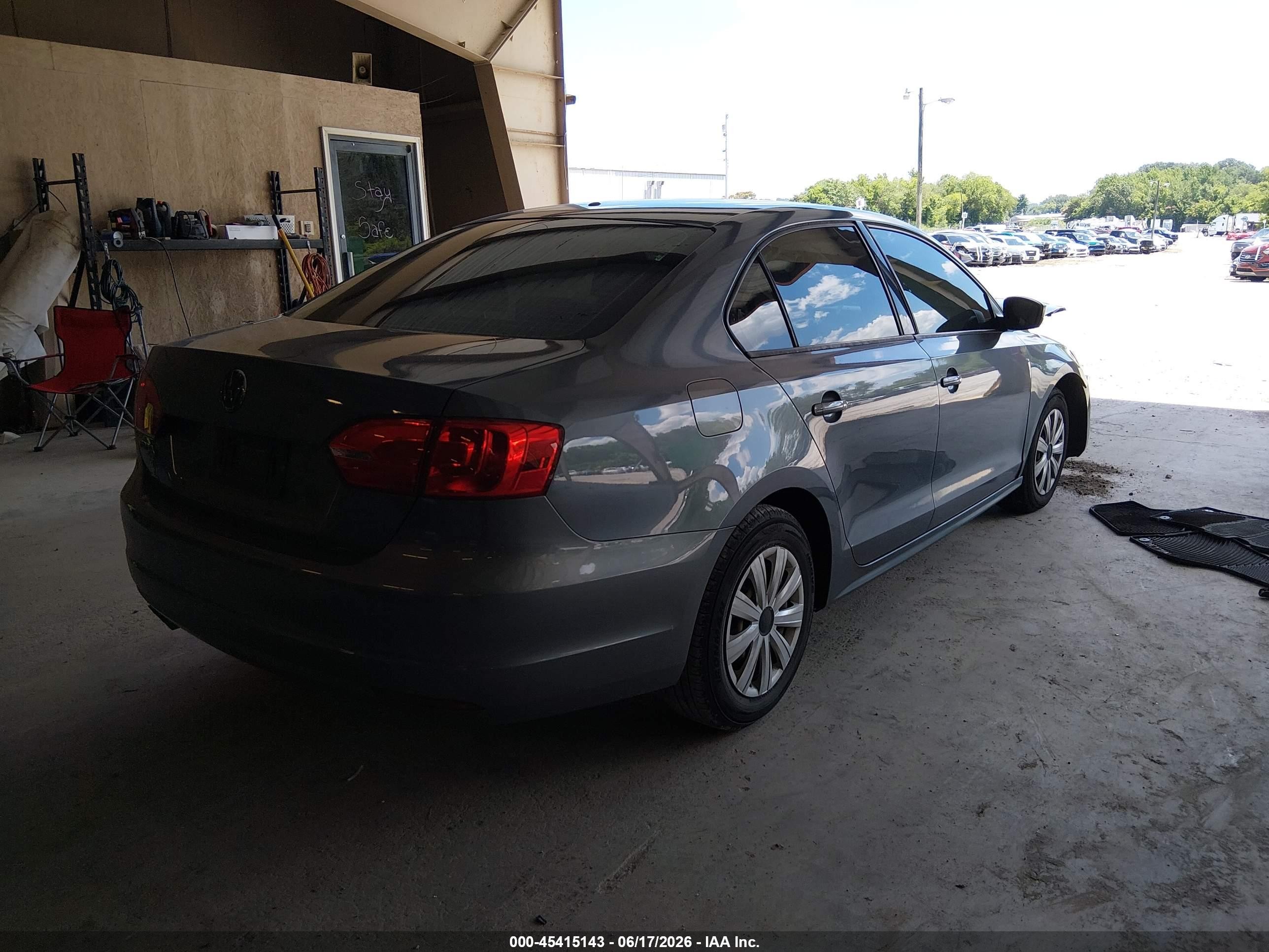 2014 Volkswagen Jetta 2.0l S Gray vin: 3VW2K7AJ7EM322588
