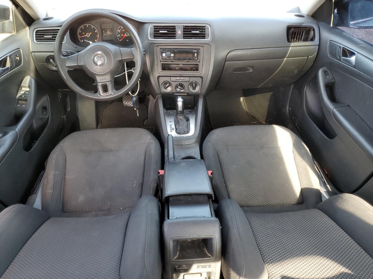 2014 Volkswagen Jetta Серебряный vin: 3VW2K7AJ7EM323854