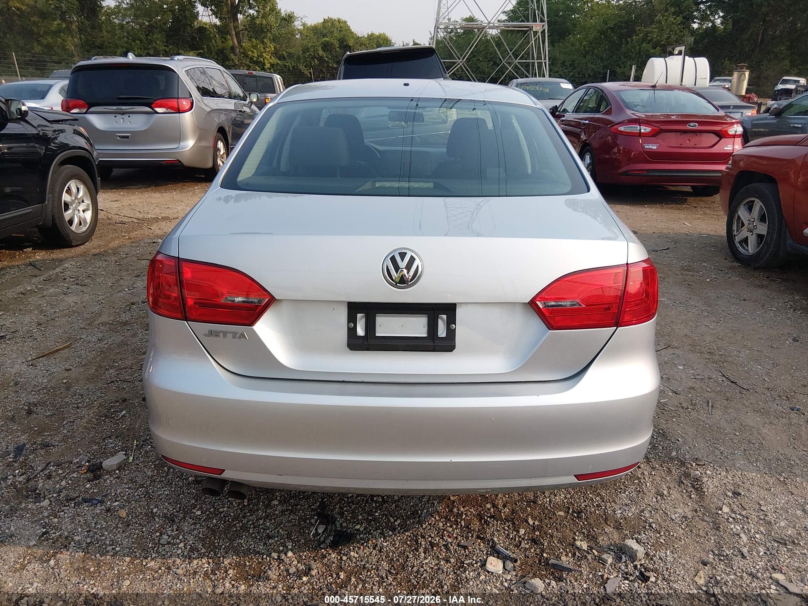 2014 Volkswagen Jetta 2.0l S Silver vin: 3VW2K7AJ7EM325930