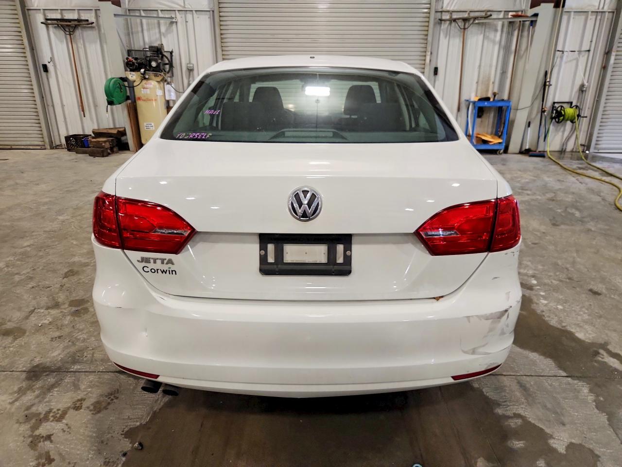 2014 Volkswagen Jetta Base White vin: 3VW2K7AJ7EM333817
