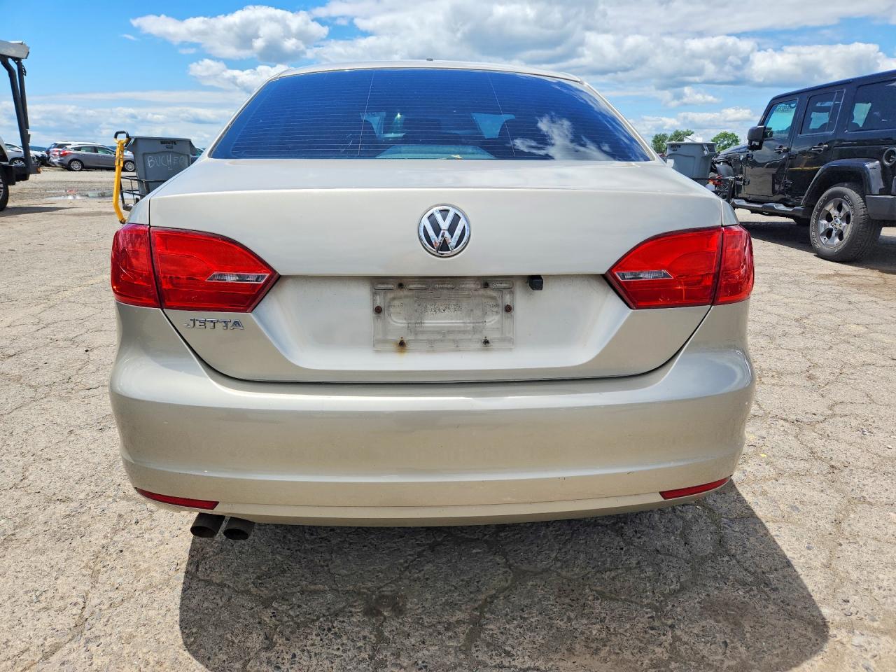 2014 Volkswagen Jetta Base Серебряный vin: 3VW2K7AJ7EM335633