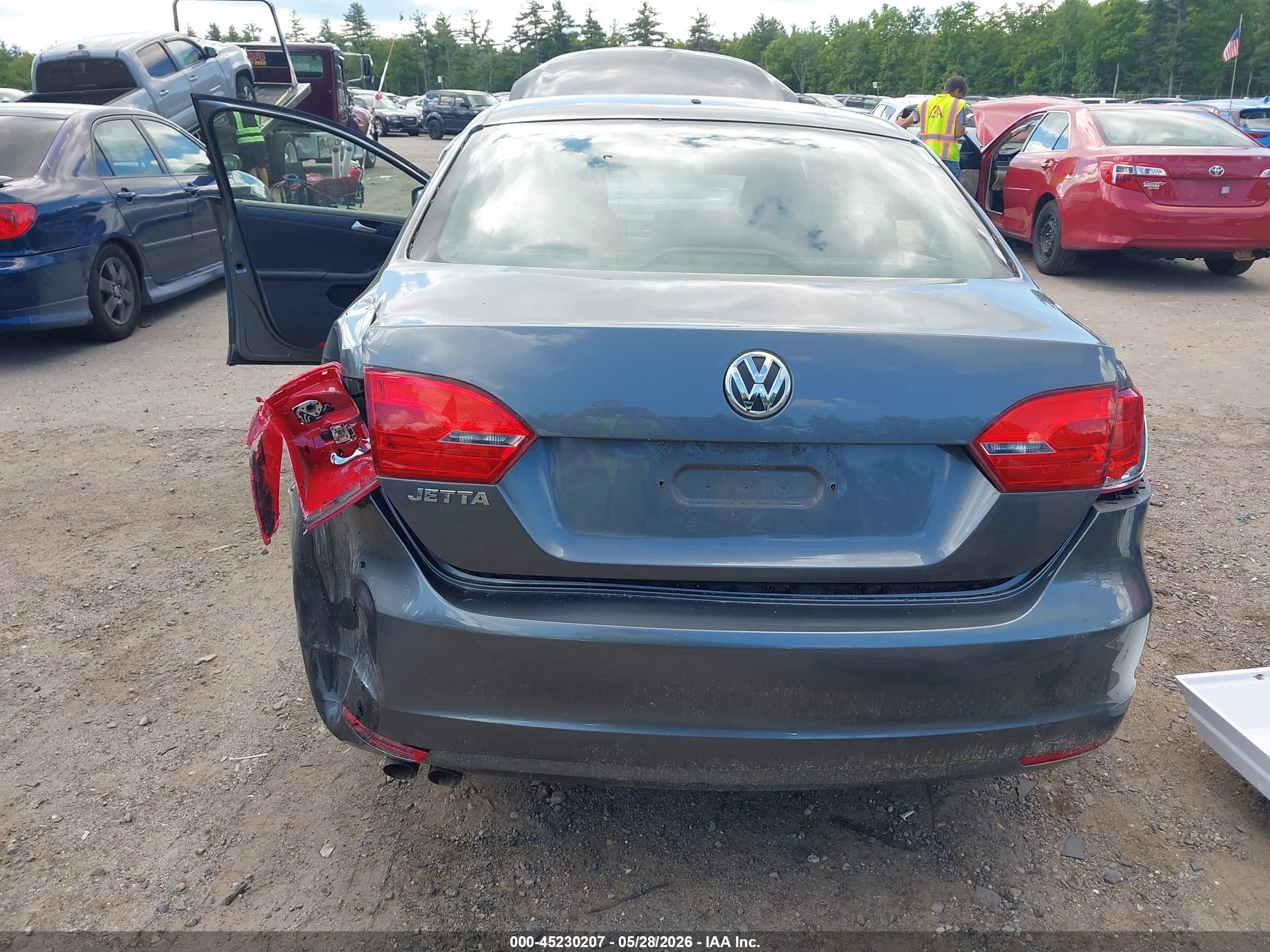 2014 Volkswagen Jetta 2.0l S Gray vin: 3VW2K7AJ7EM366008