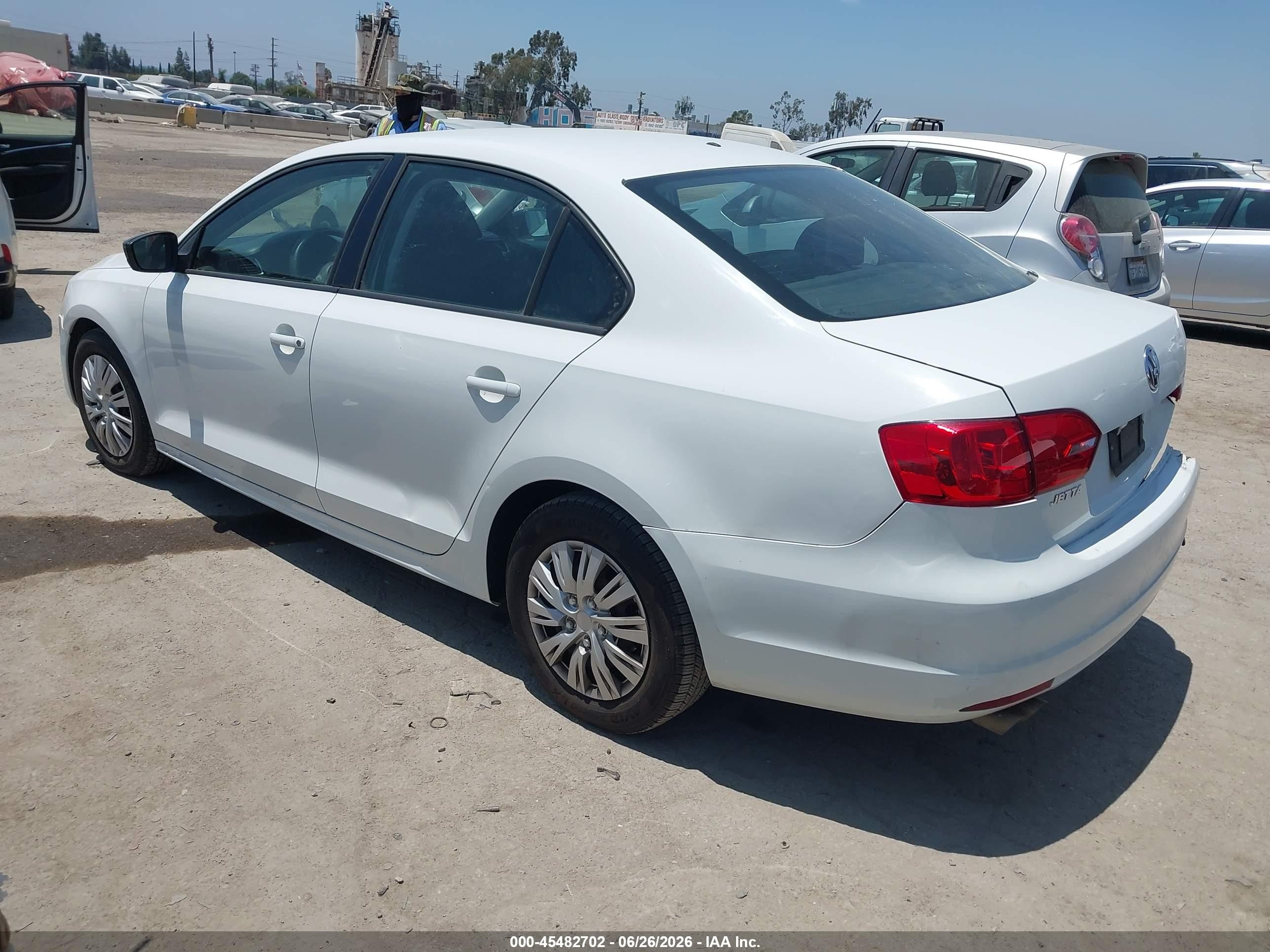 2014 Volkswagen Jetta 2.0l S White vin: 3VW2K7AJ7EM409603