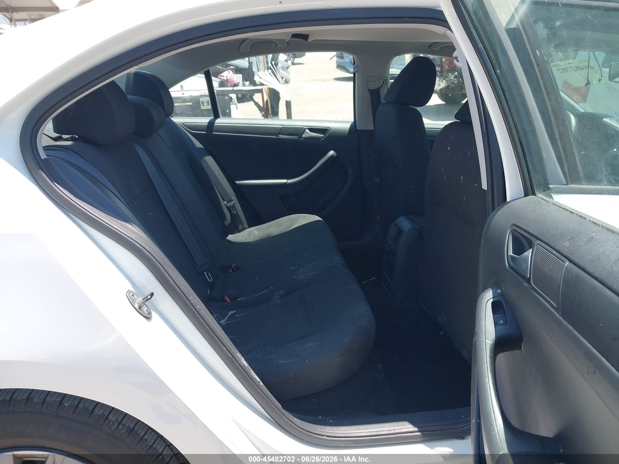 2014 Volkswagen Jetta 2.0l S White vin: 3VW2K7AJ7EM409603