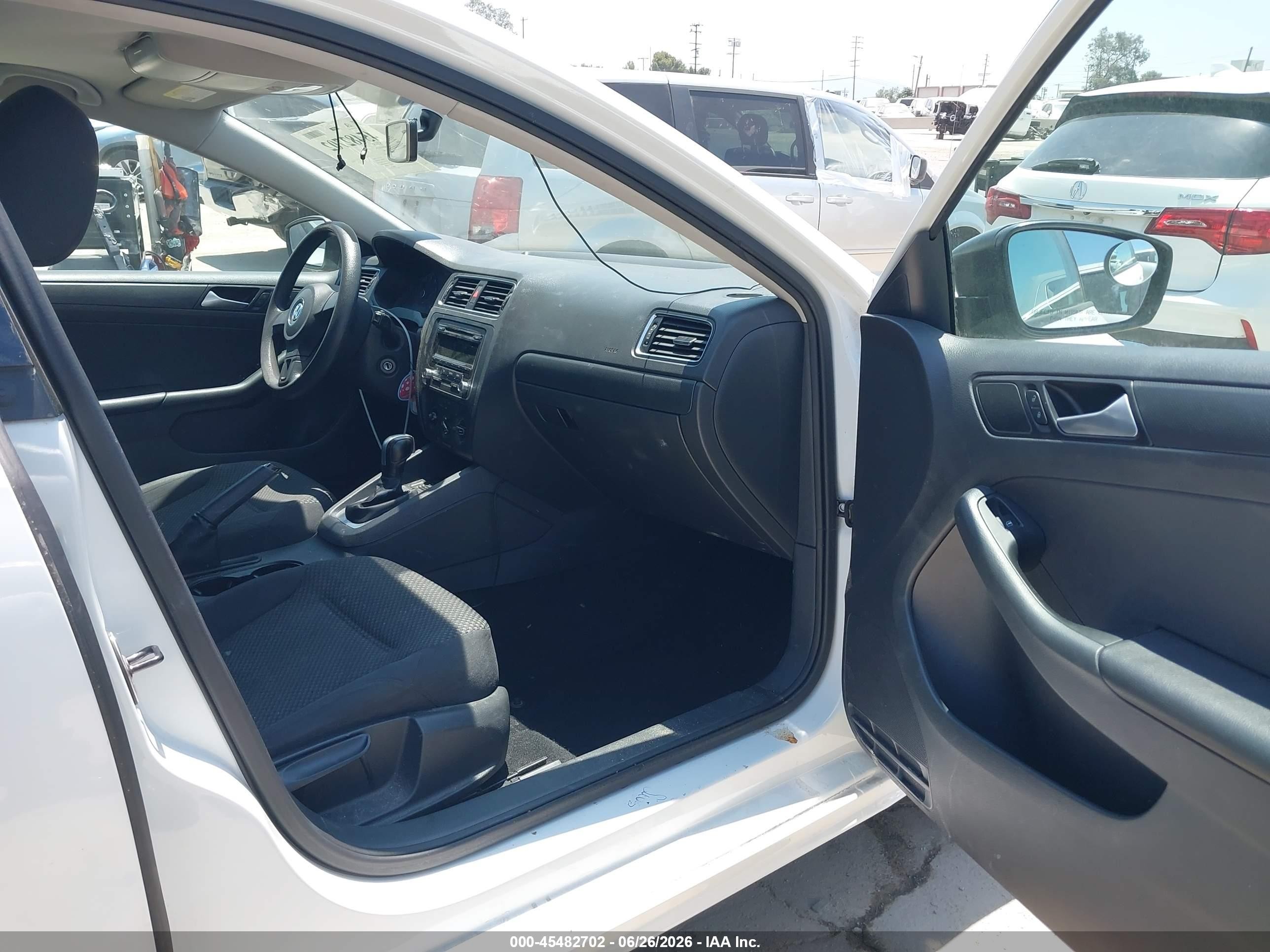 2014 Volkswagen Jetta 2.0l S White vin: 3VW2K7AJ7EM409603